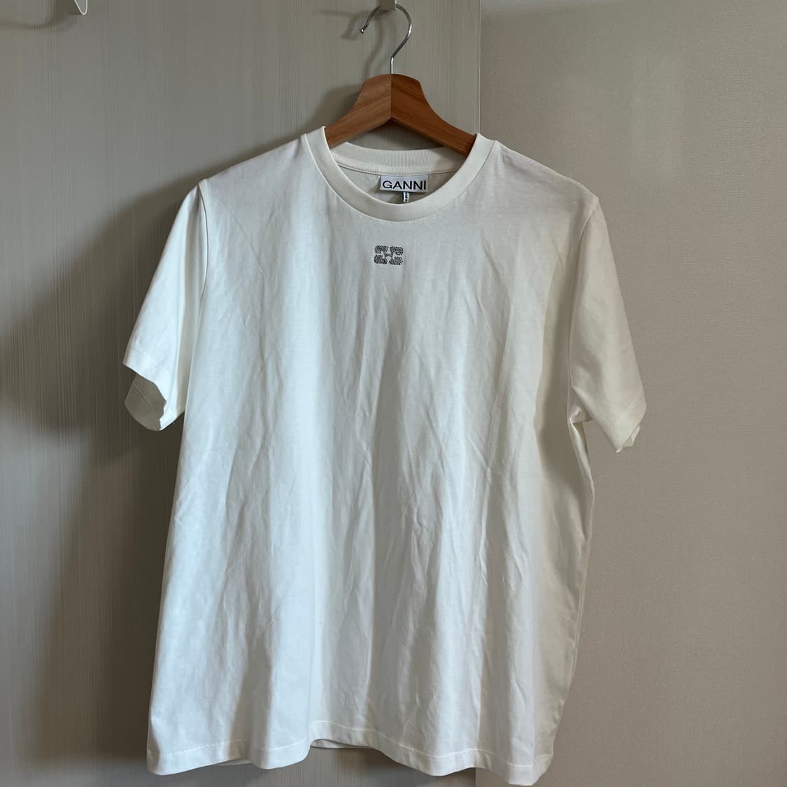 (새상품) 반팔티 상품이미지1