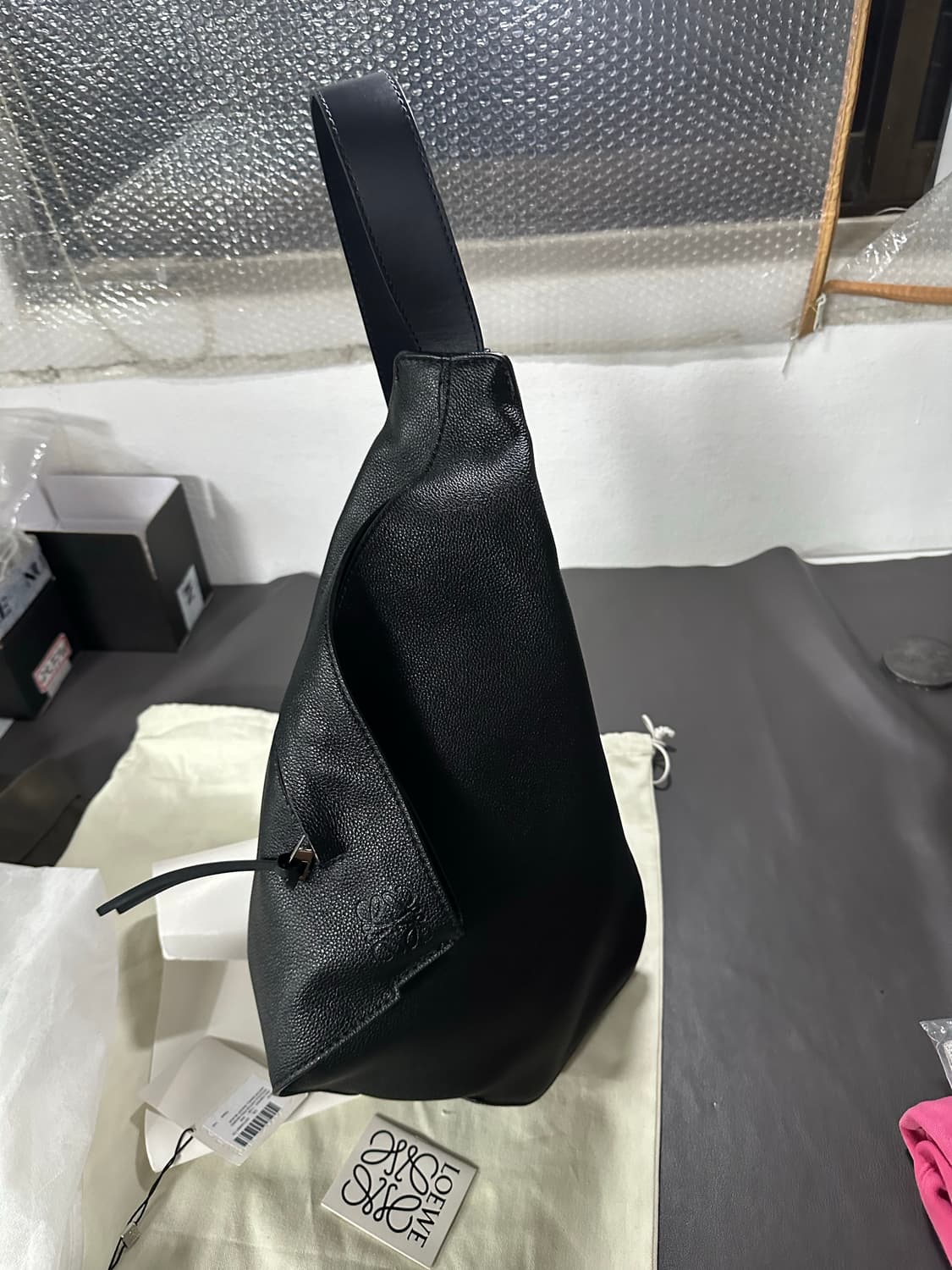 로에베 안톤 슬링백 (anton)블랙 상품이미지2