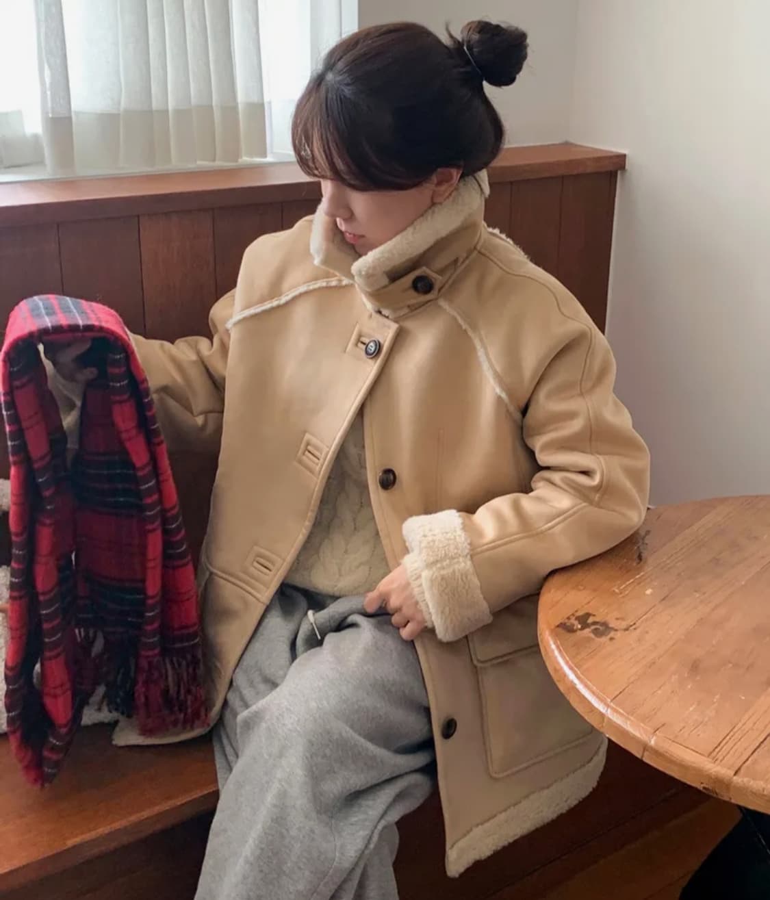 새상품 키뮤어 우먼 무스탕 하프코트 베이지 상품이미지1