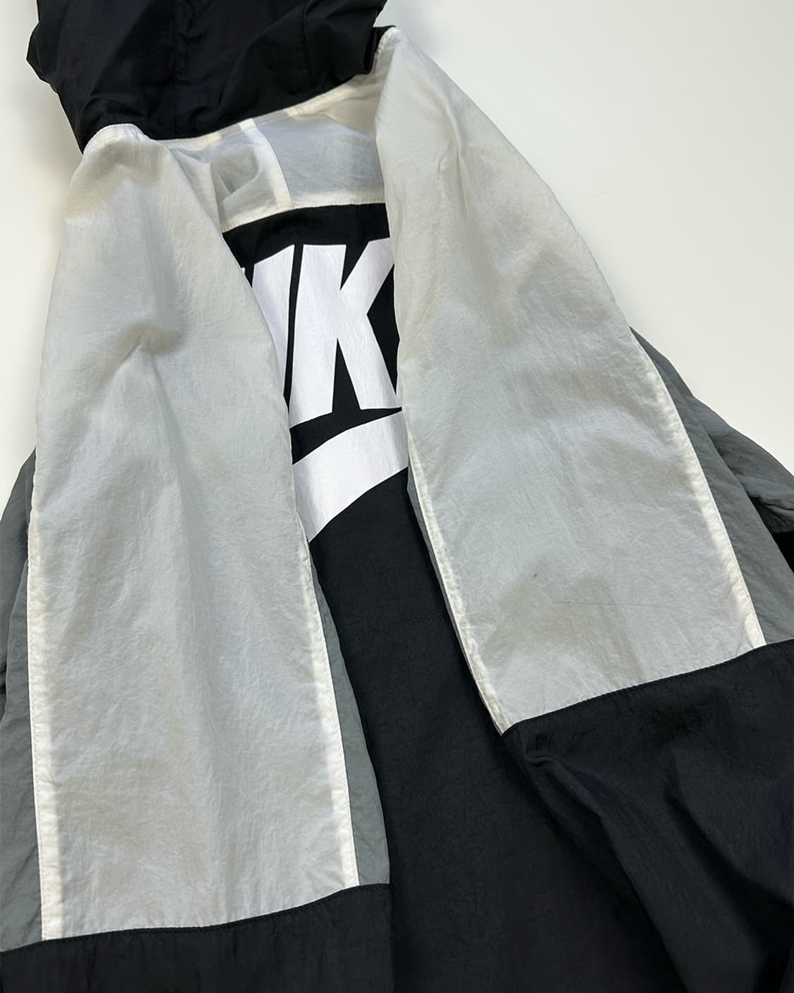 나이키 백로고 바람막이 범고래 상품이미지3