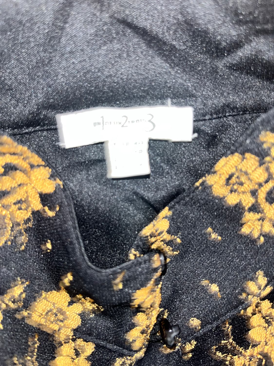 블랙 골드 꽃무늬 차이나넥 민소매 블라우스 나시 갸루 모리걸 공겜 로걀 상품이미지2