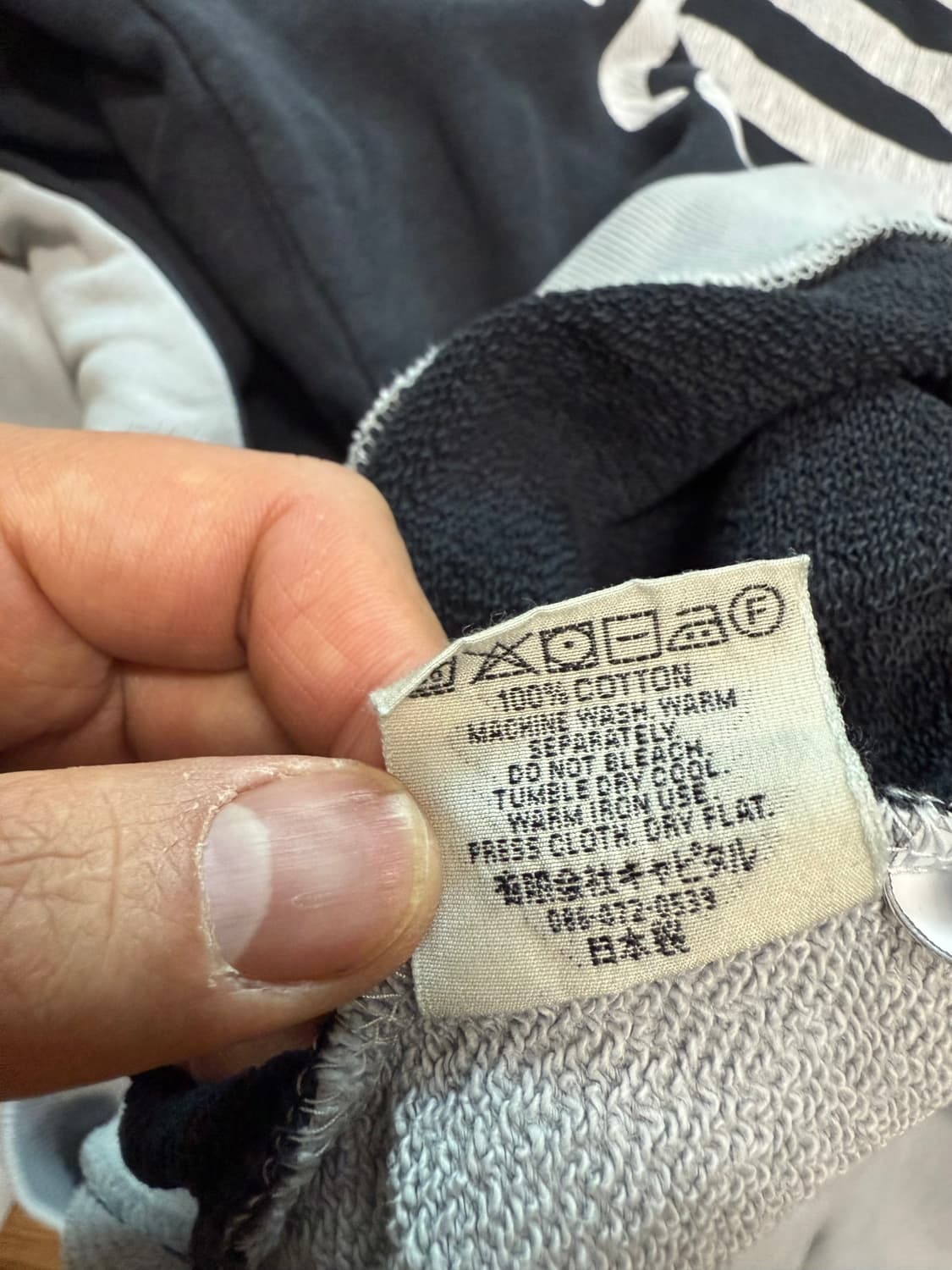 캐피탈 투톤 빅플리스 스웻셔츠 팝니다. 상품이미지7