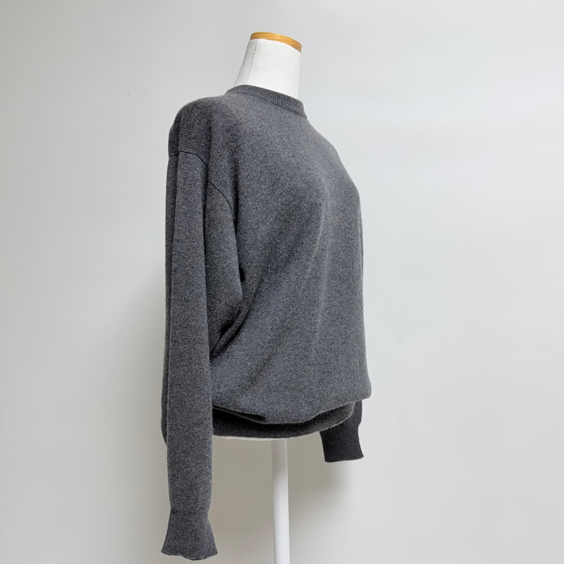 [캐시미어 100%] 차콜 그레이 라운드 니트 M 상품이미지2
