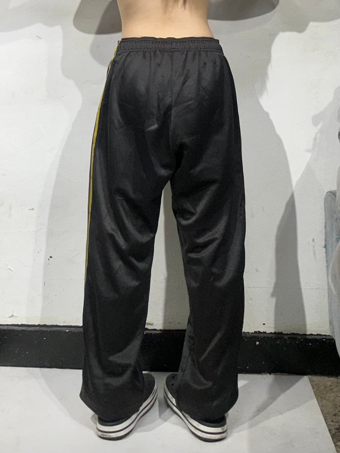 아디다스 블랙 골드 삼선 사이드 로고 와이드 팬츠 L 상품이미지3