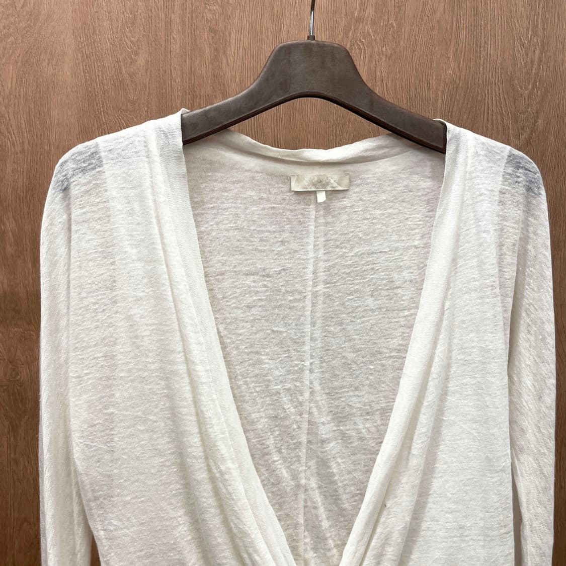 막스마라 시스루 긴팔 티셔츠 랩 드레이프 후면 절개 디테일 화이트 상품이미지5