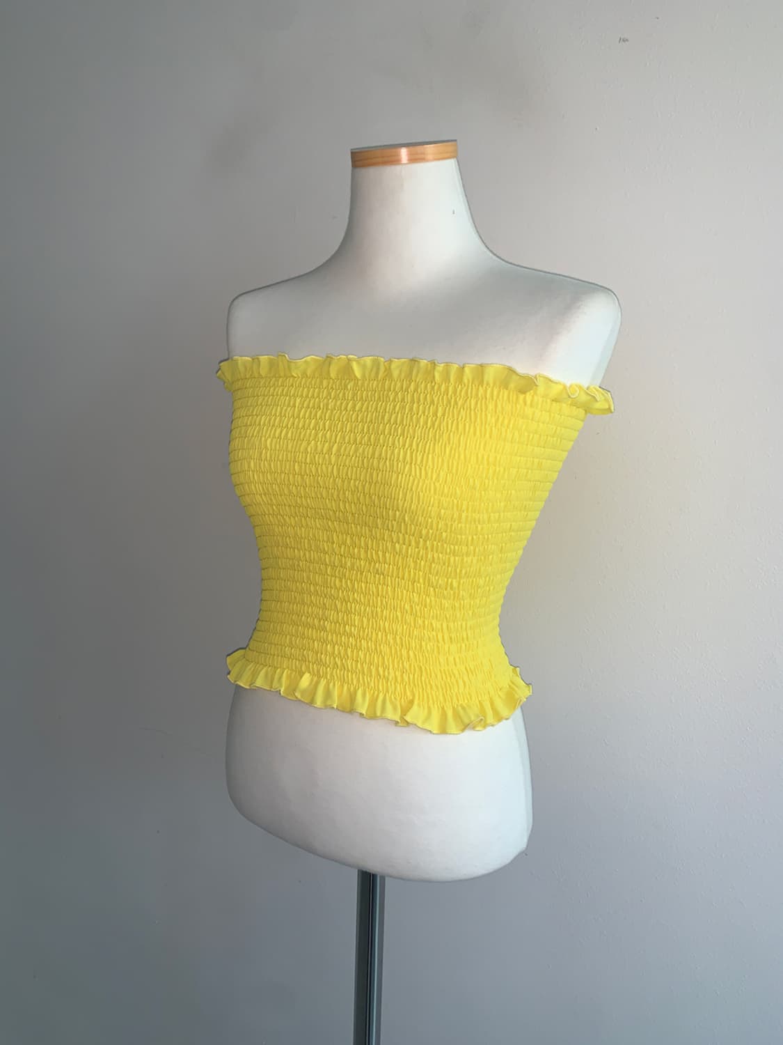 Smocked sleeveless top(yellow) 상품이미지2