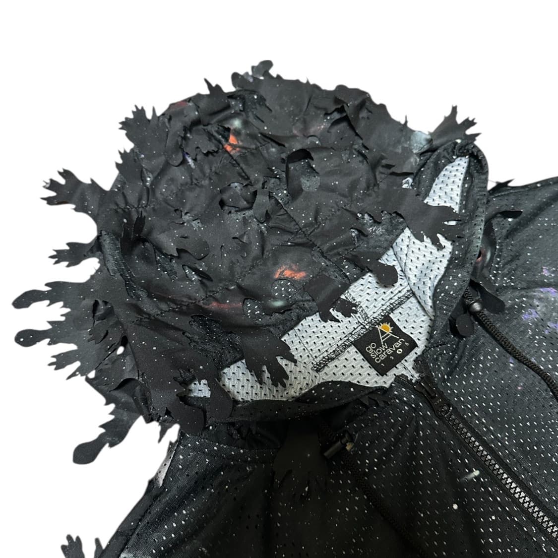 고슬로우카라반 유니버스 매쉬 컷아웃 점퍼 상품이미지4