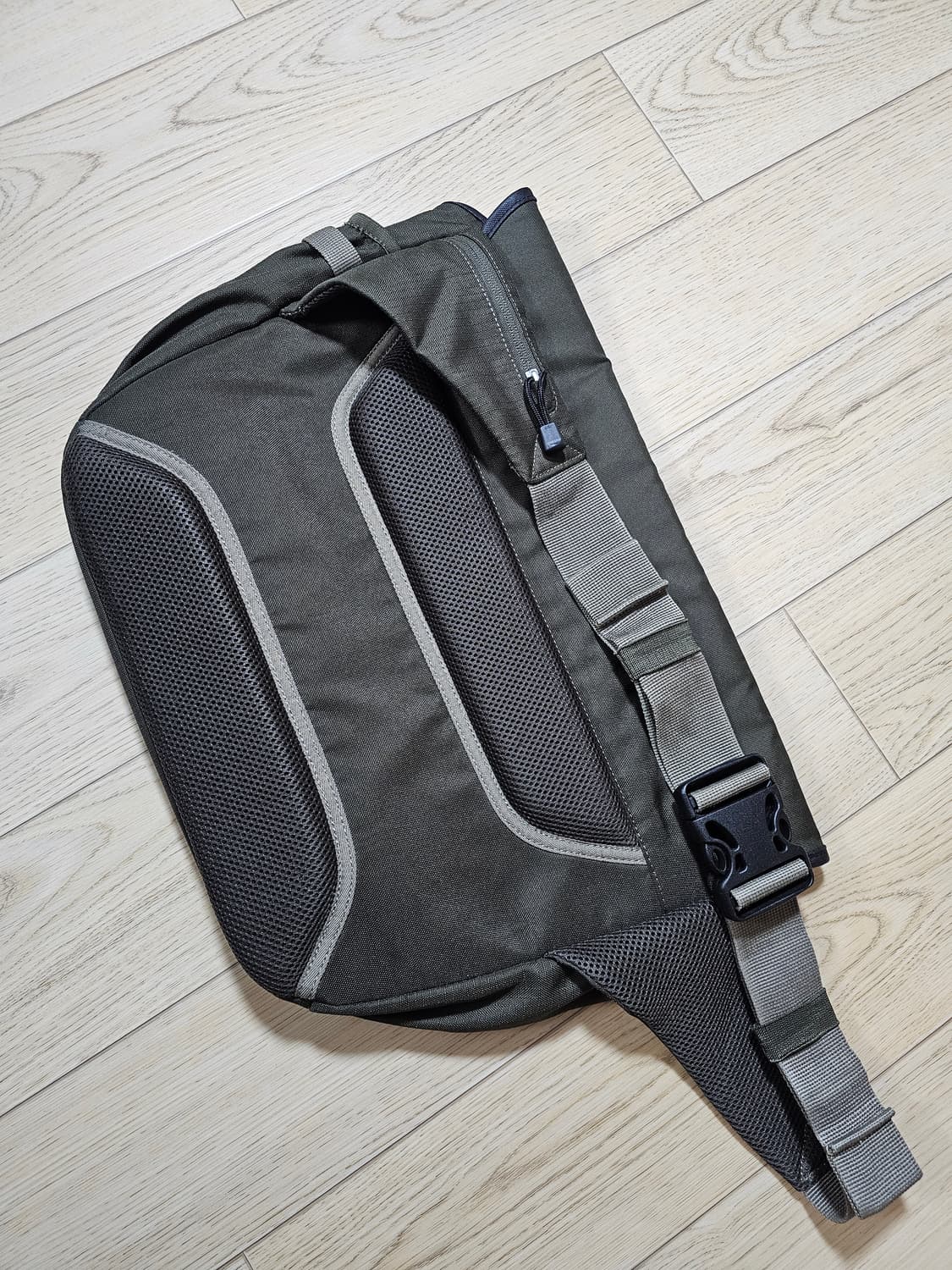 유니클로 코듀라 메신저백 상품이미지3