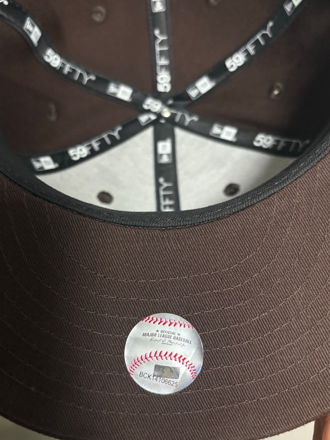 뉴에라 브라운 볼캡 (사이즈 사진에서 확인해주세요) 상품이미지4