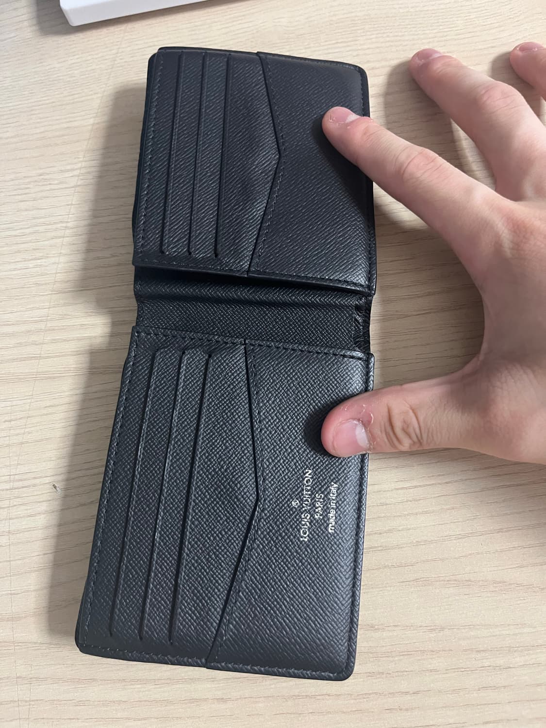 루이비통 이클립스 모노그램 반지갑 상품이미지3