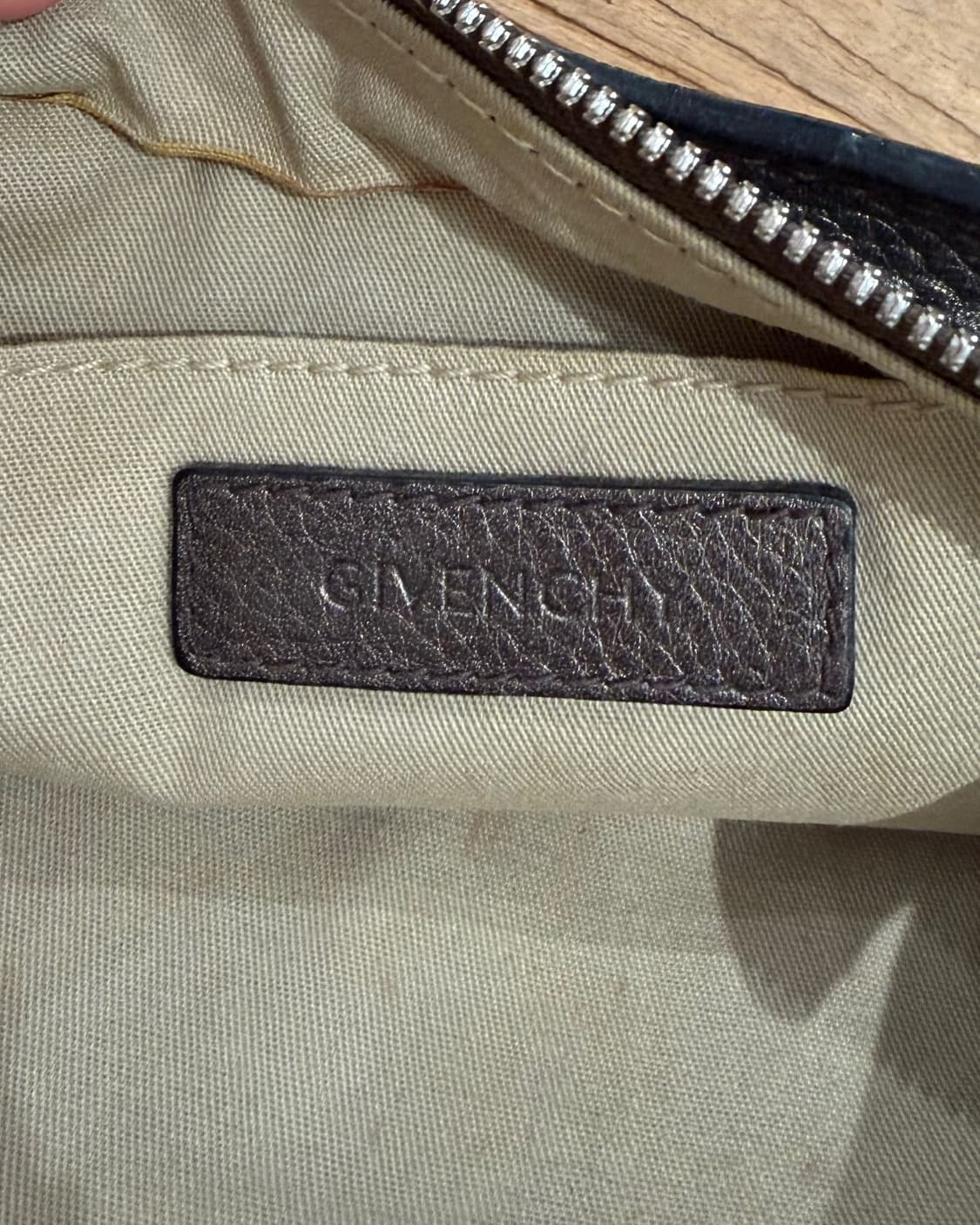 지방시 메탈릭 투 포켓 클러치 상품이미지6