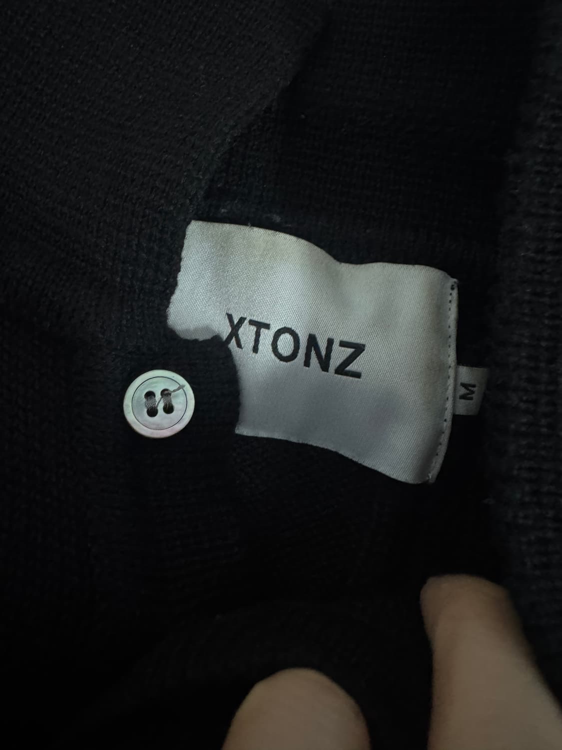 엑스톤즈 XTONZ 미니멀 오버핏 반팔 카라 니트 XL ~ 2XL 블랙 상품이미지3