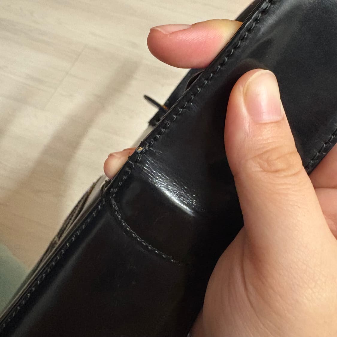 [정품/명품] 구찌 블랙 에나멜 숄더백 상품이미지6