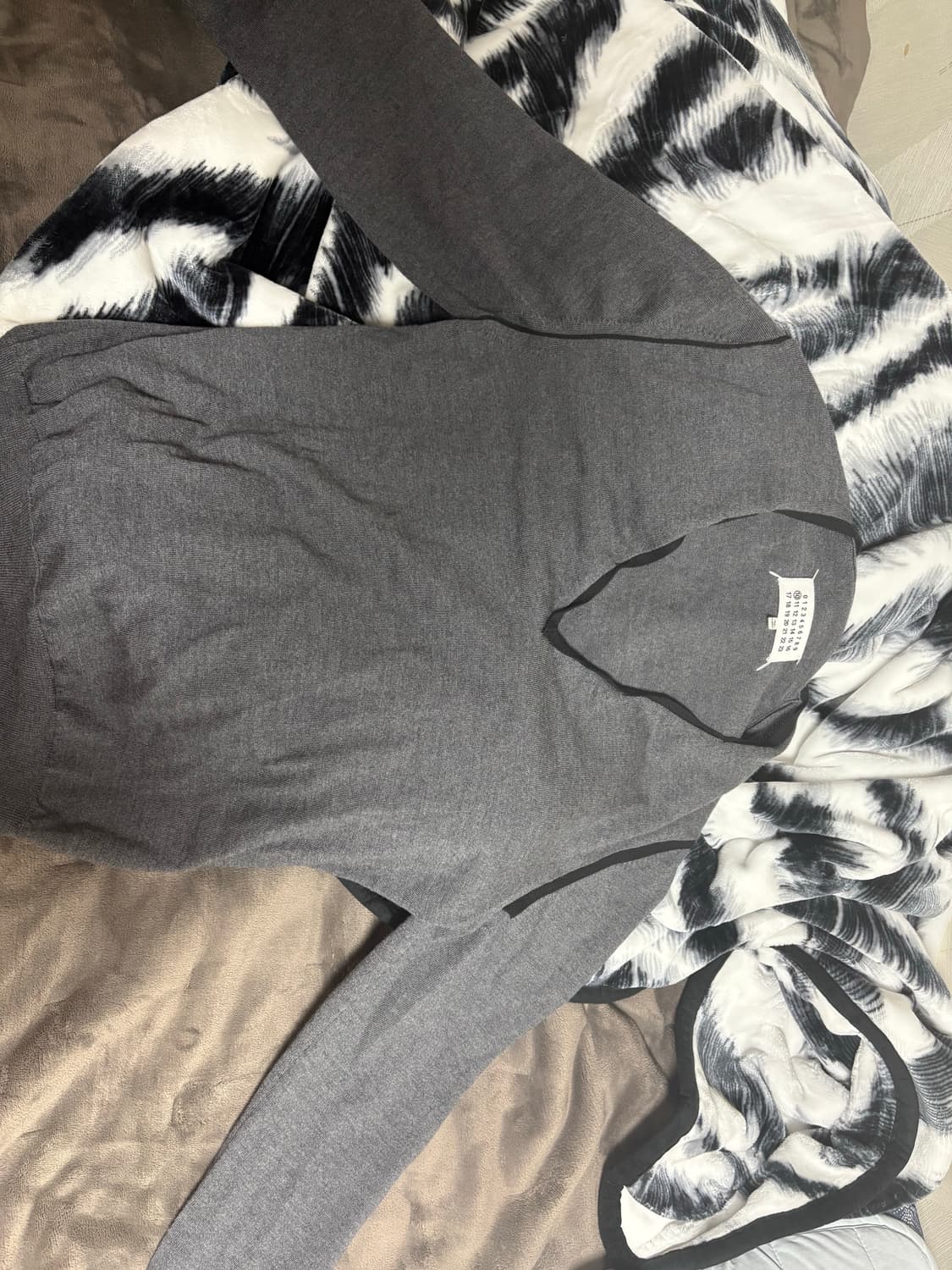 마르지엘라 v넥 니트 19aw 상품이미지1