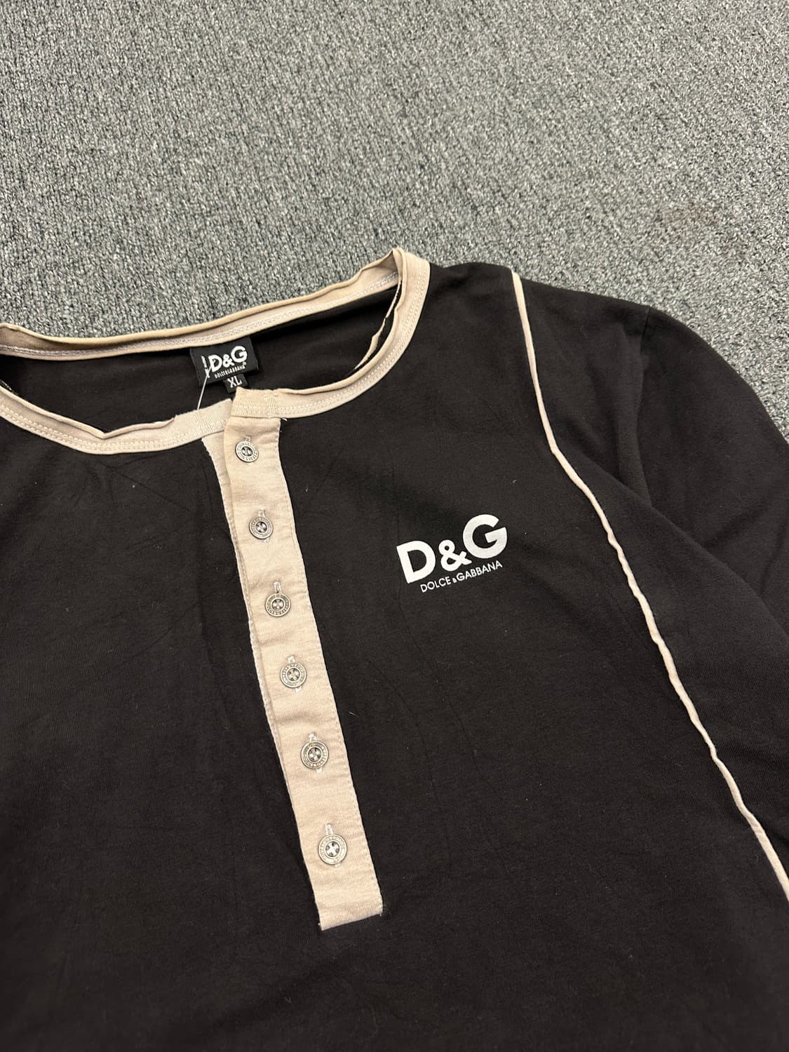 돌체 앤 가바나 D&G 가슴 로고 헨리넥 롱슬리브 긴팔티 상품이미지4