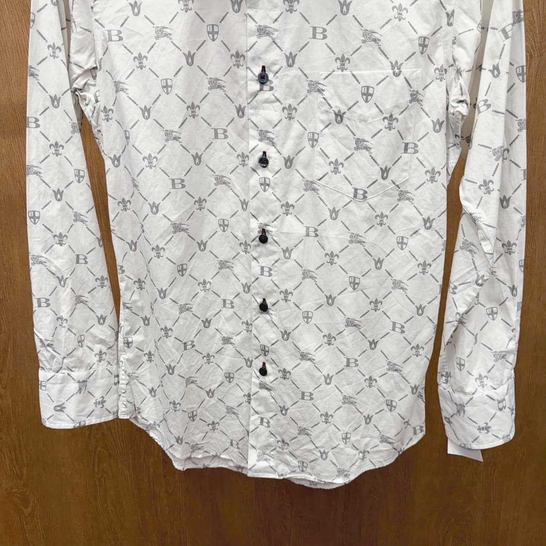 버버리 블랙 라벨 코튼 셔츠 로고 모노그램 패턴 디테일 레귤러핏 화이트 상품이미지5