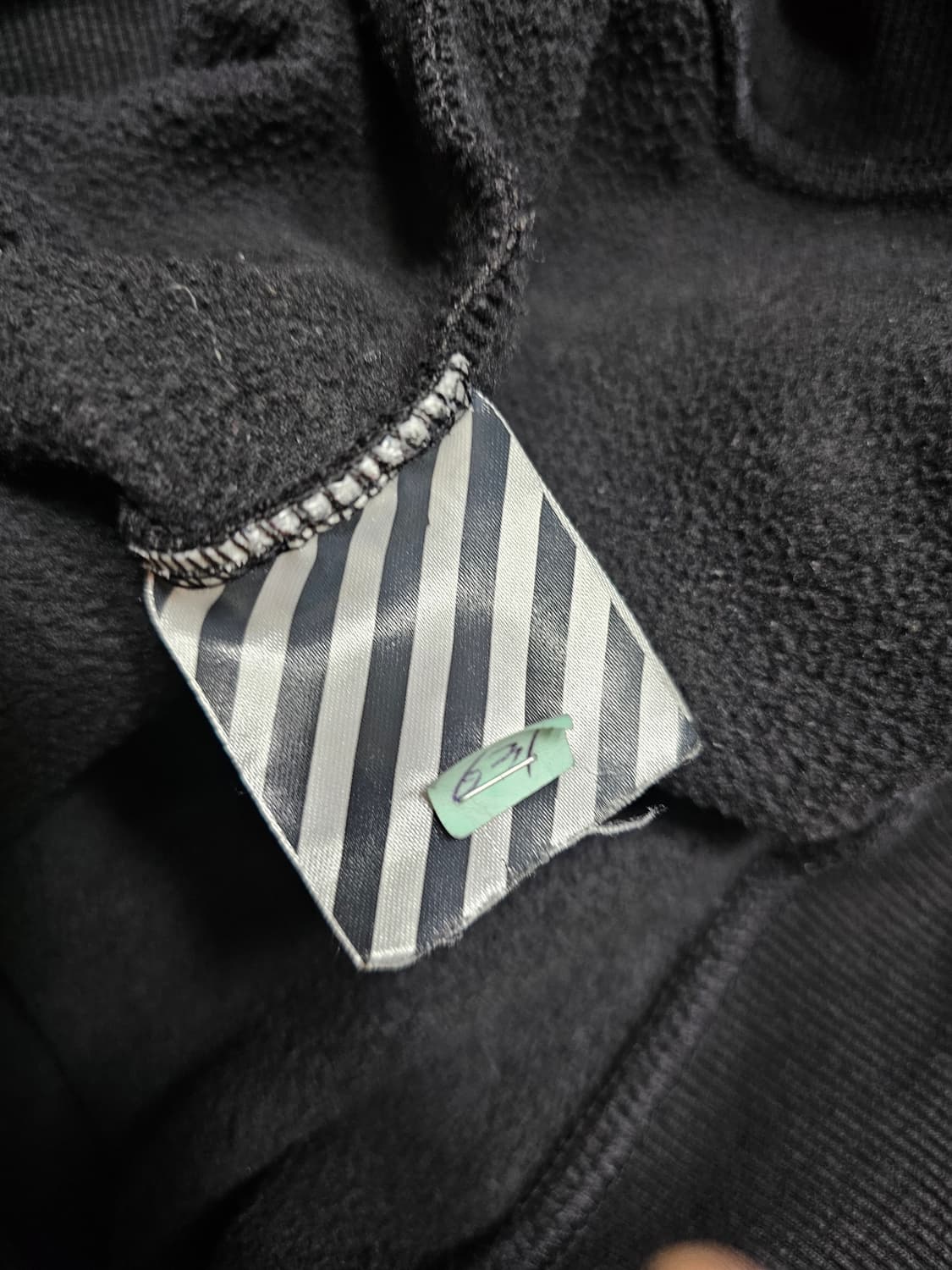 오프화이트 테이프 애로우 블랙 맨투맨 M 상품이미지7