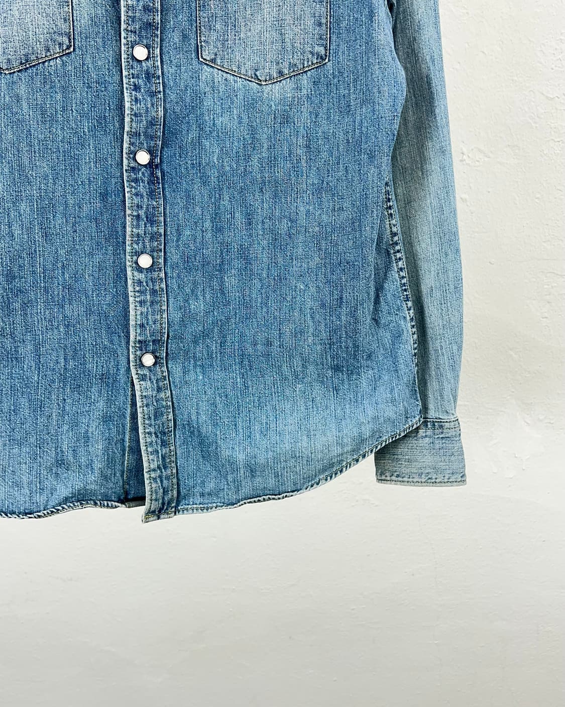 리바이스 라이트 워시 클래식 웨스턴 펄 스냅 셔츠 상품이미지5