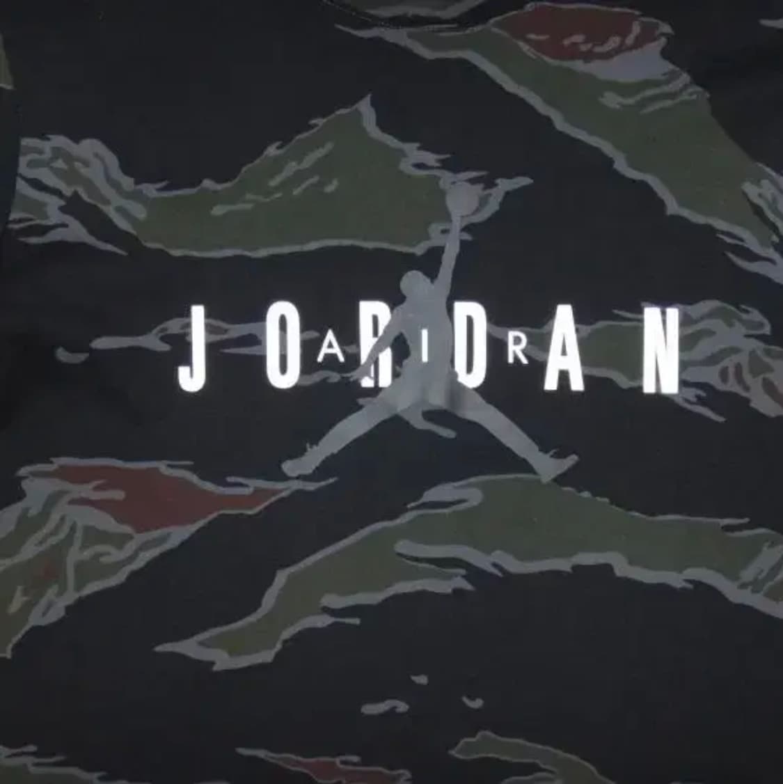 나이키 밀리터리 조던 카모 긴팔 티셔츠 사이즈 100 상품이미지10