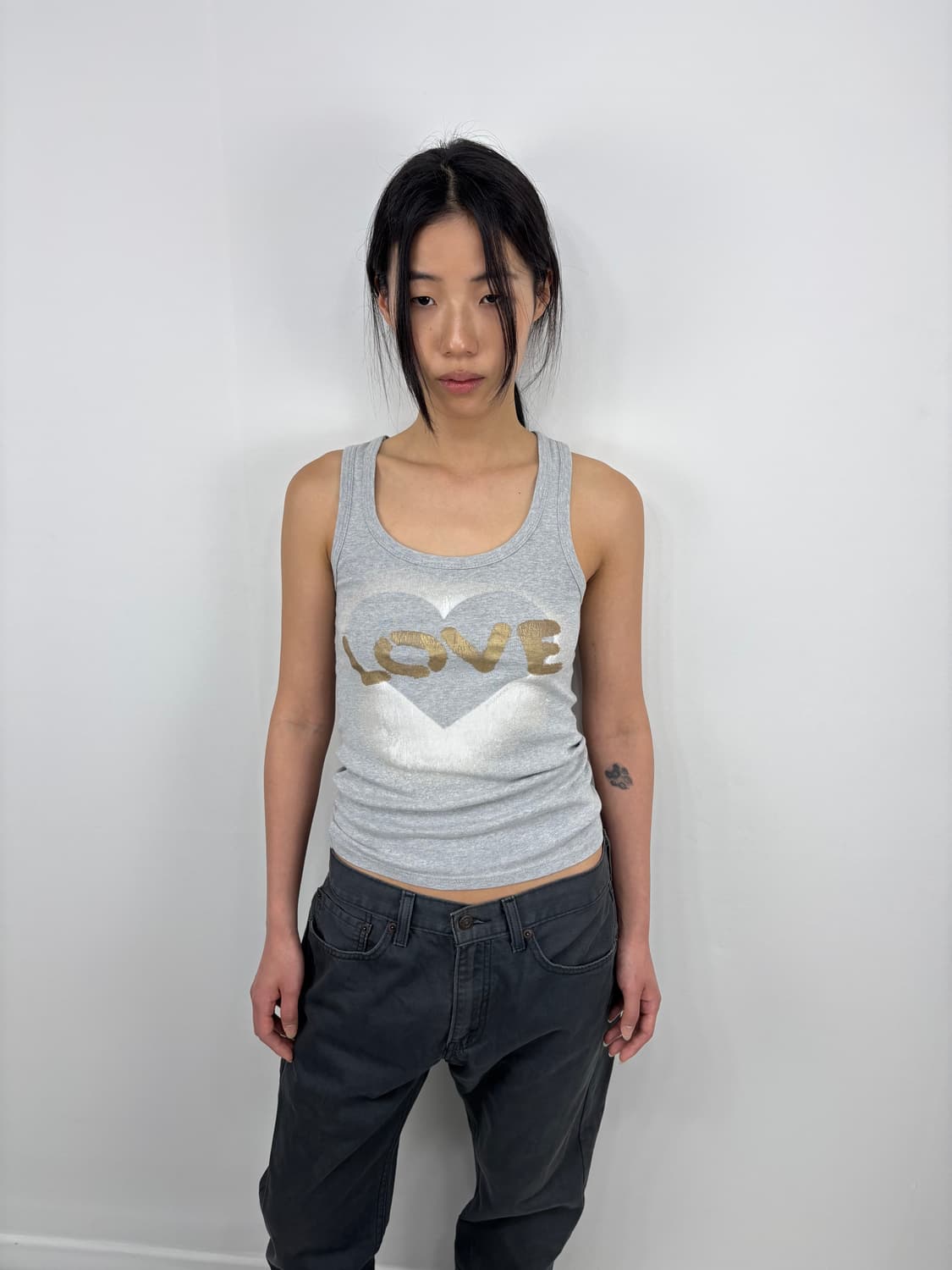 LOVE SLEEVELESS LIGHT GRAY 상품이미지1