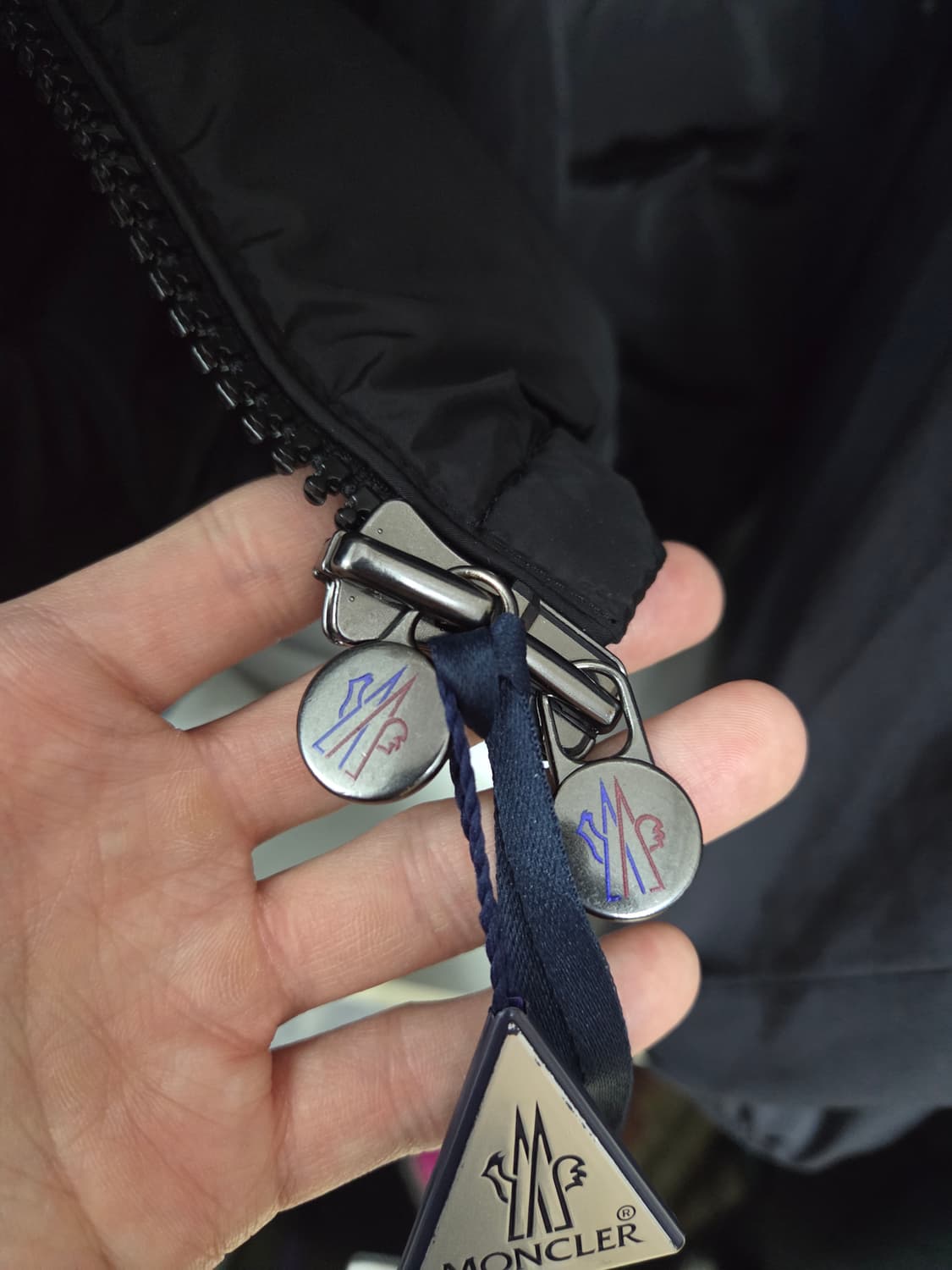 3 (새상품) 몽클레어 마야 무광 매트블랙 상품이미지3