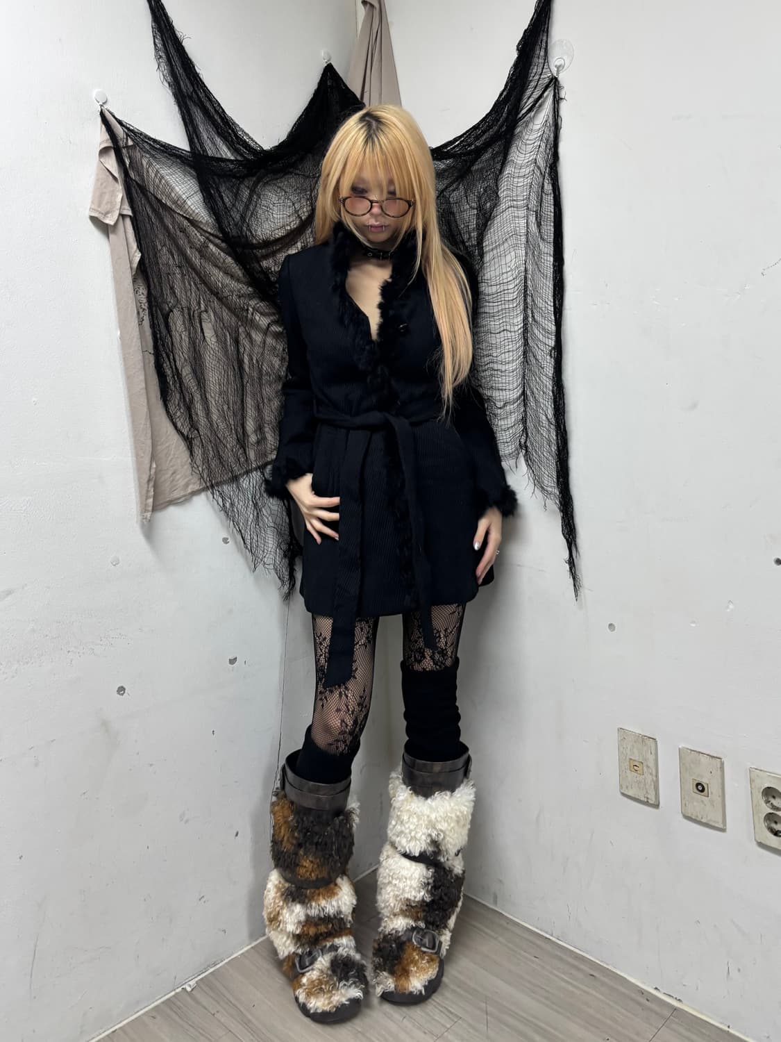 Minimal Design Fur&Button Detail Coat  상품이미지2