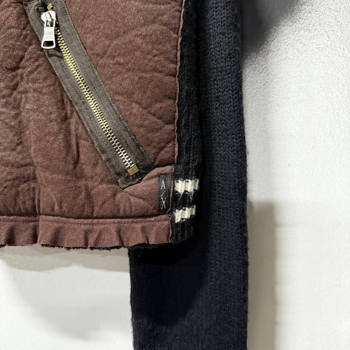 아르마니 익스체인지 스웨이드 배색 투웨이 집업 니트 자켓 상품이미지5