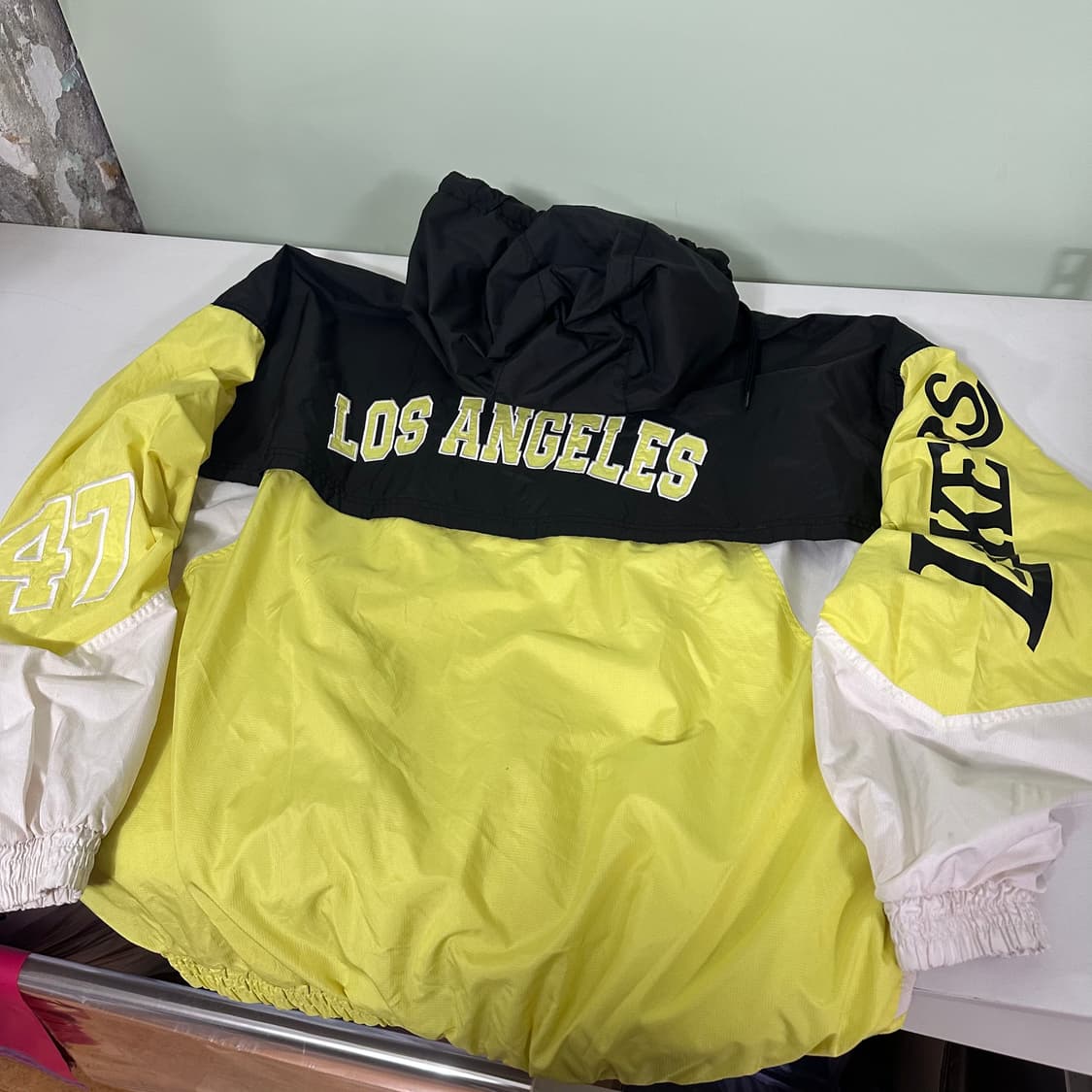L NBA LA레이커스 검노 오버핏 바람막이 상품이미지7