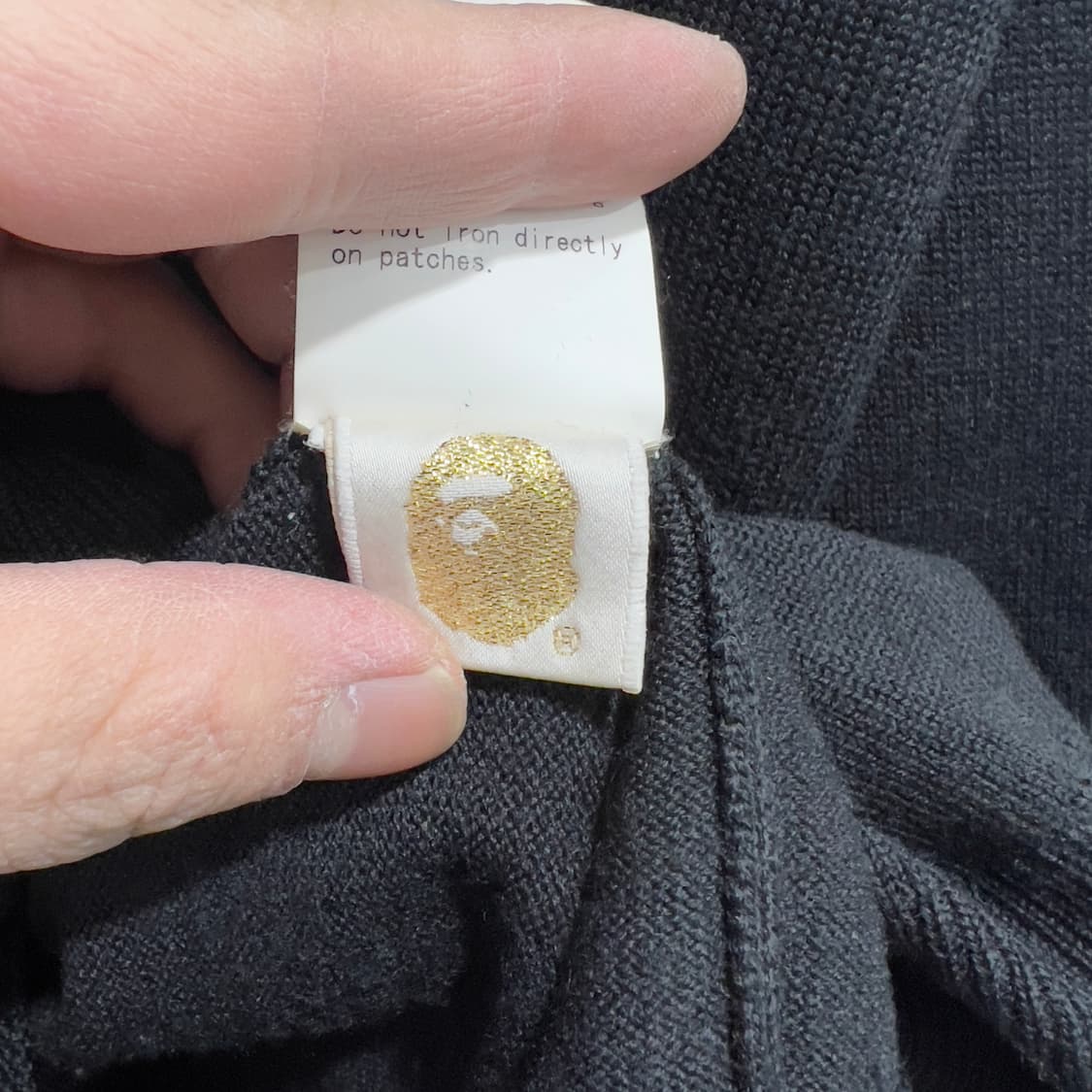 베이프 아카이브 브이넥니트 상품이미지6