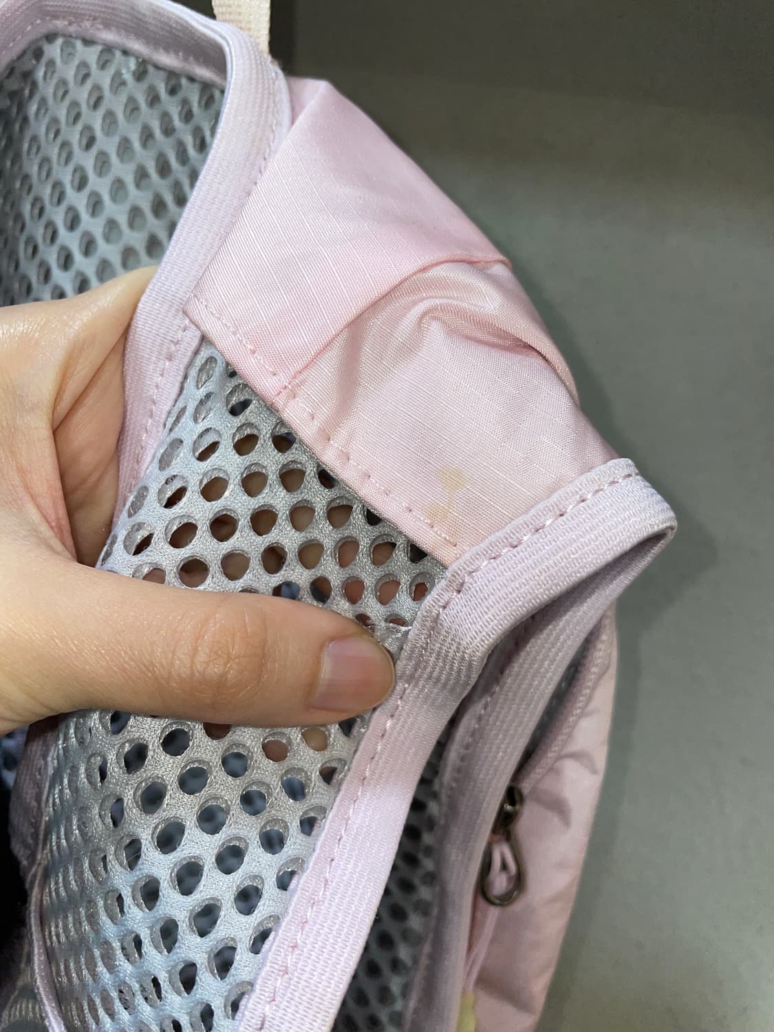 (새상품) 아이다 에어런 15 핑크백팩 팝니다! 상품이미지3