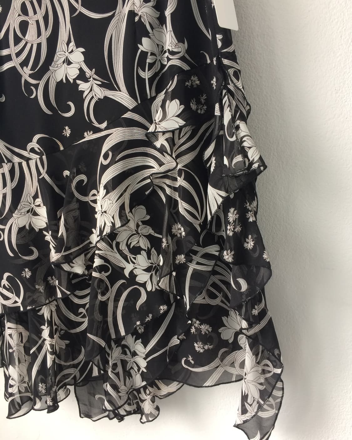 Drop frill point pattern midi skirt 상품이미지3