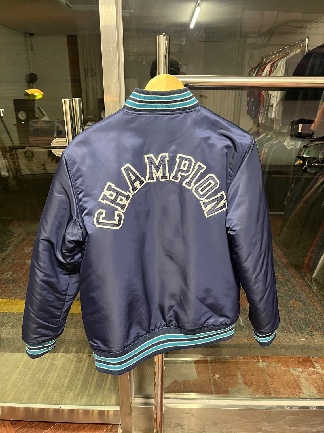 챔피온 네이비 빅로고 바시티 자켓 M 상품이미지2