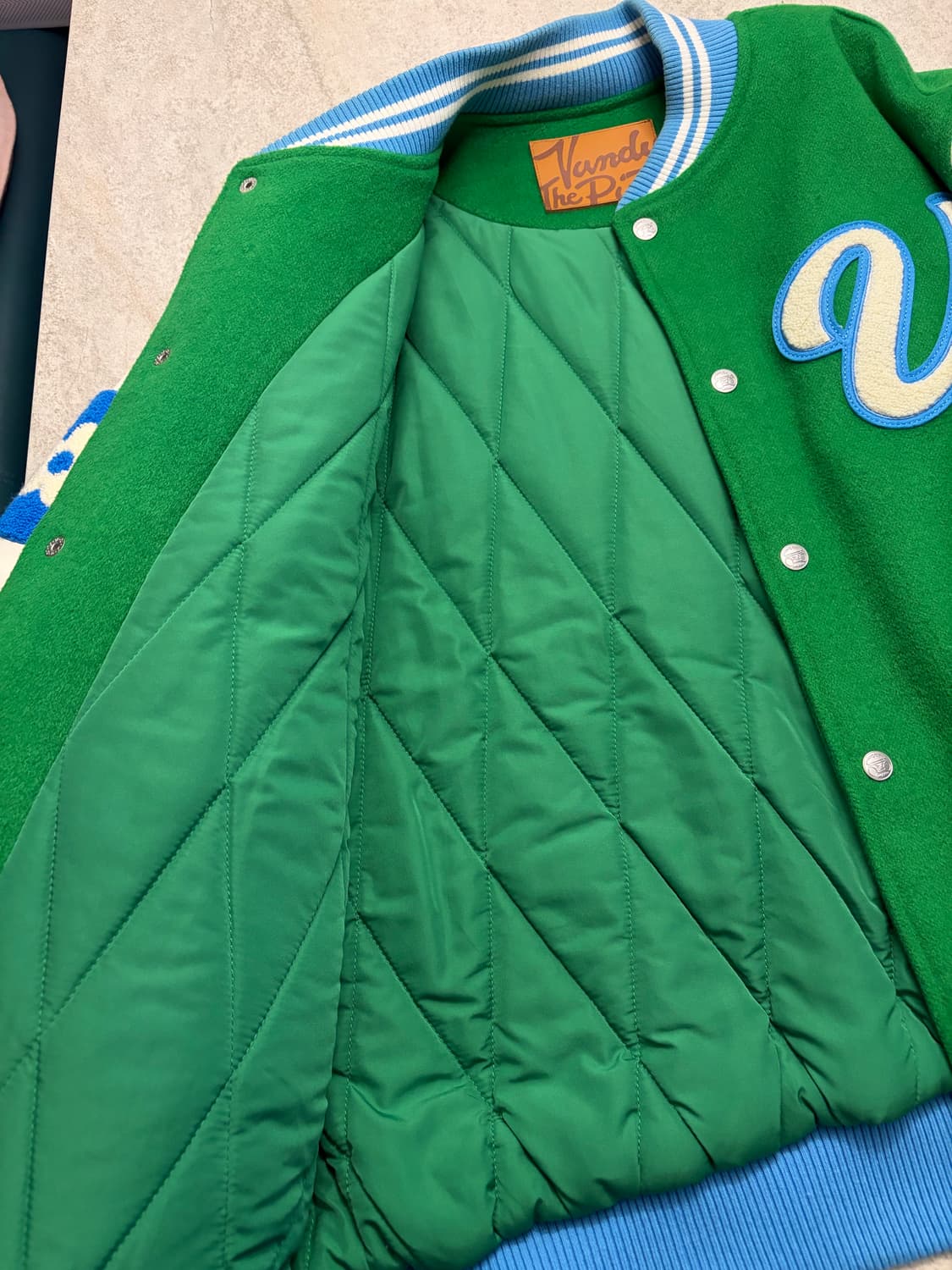 반디더핑크 / 바시티자켓 / L사이즈 상품이미지4