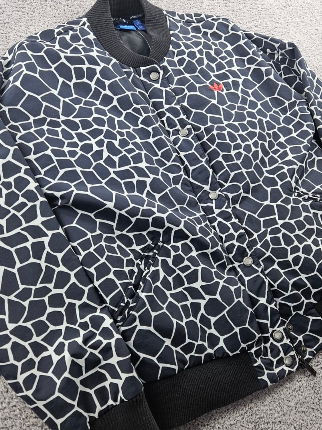 아디다스 오리지널스 기린 애니멀 봄버 자켓 ( M ) / 10981 상품이미지7