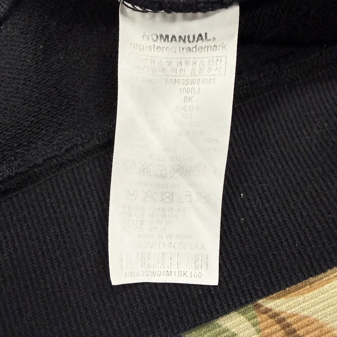 (L)노메뉴얼 NOMANUAL 자수 맨투맨(블랙,검릔) 상품이미지3