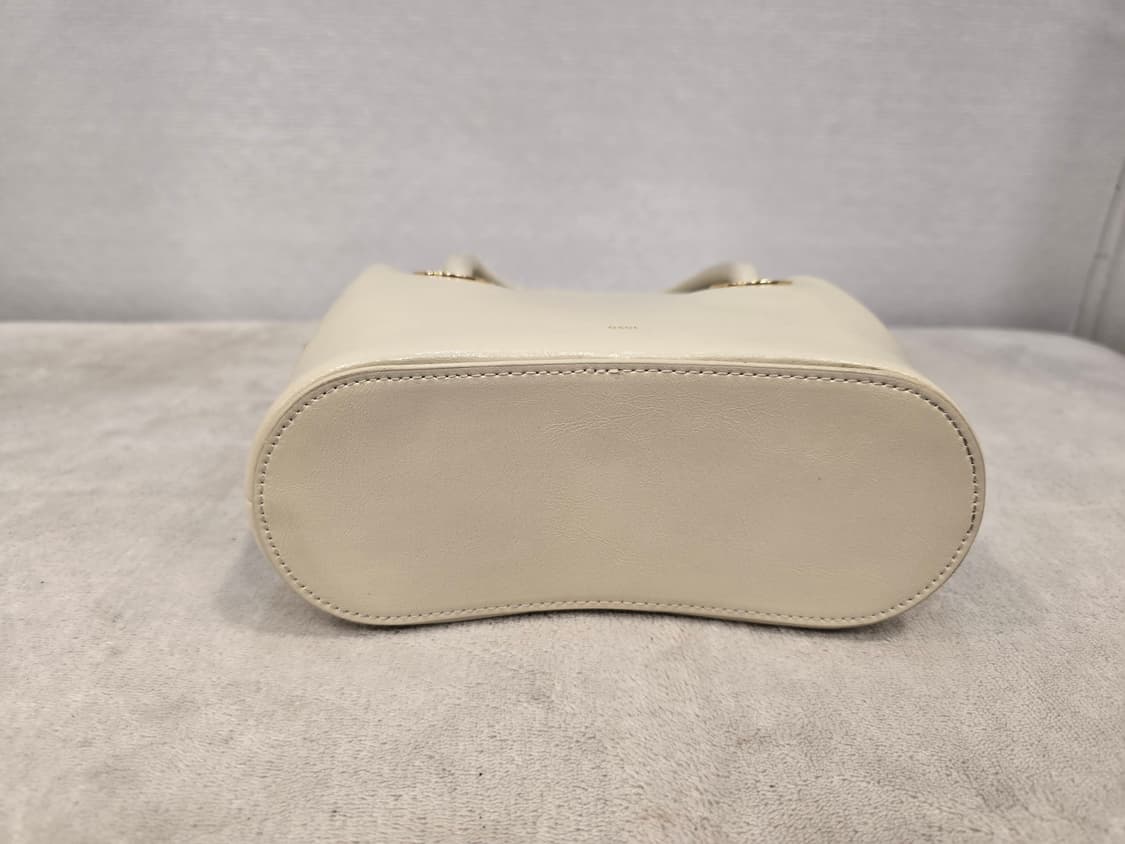 오소이 써클 브로트 미니 토트백 아이보리 상품이미지6