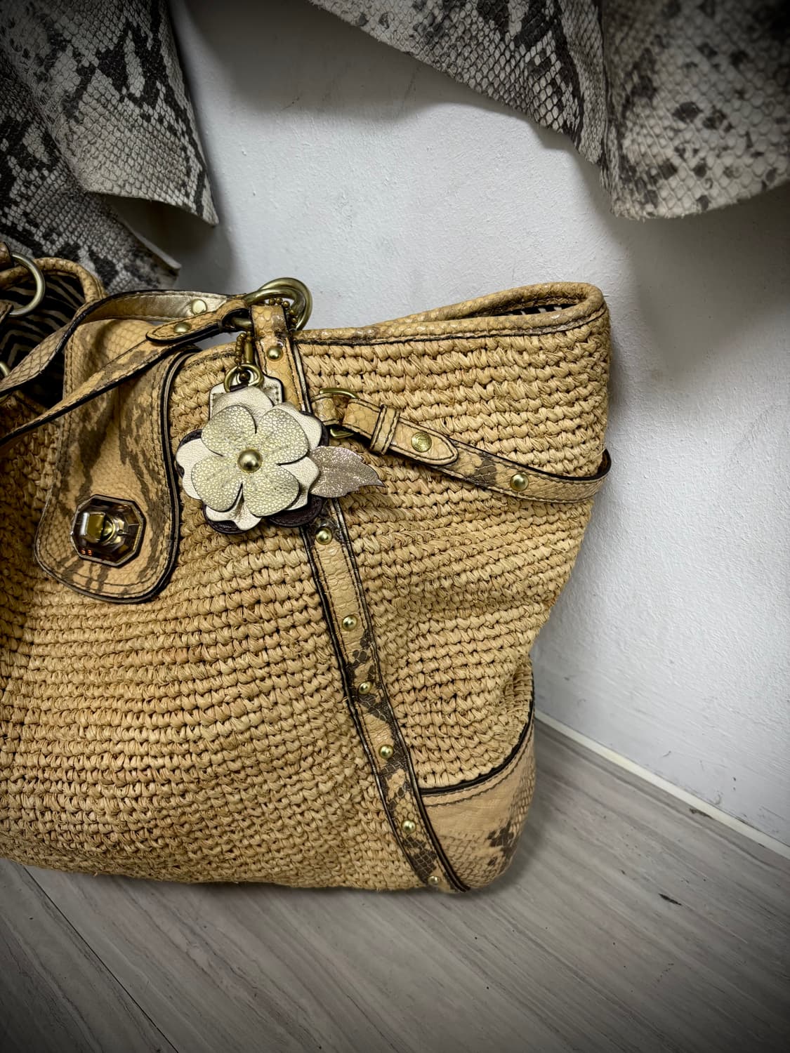 [Coach Y2K] Beige Flowers Detail Over-Si 상품이미지3