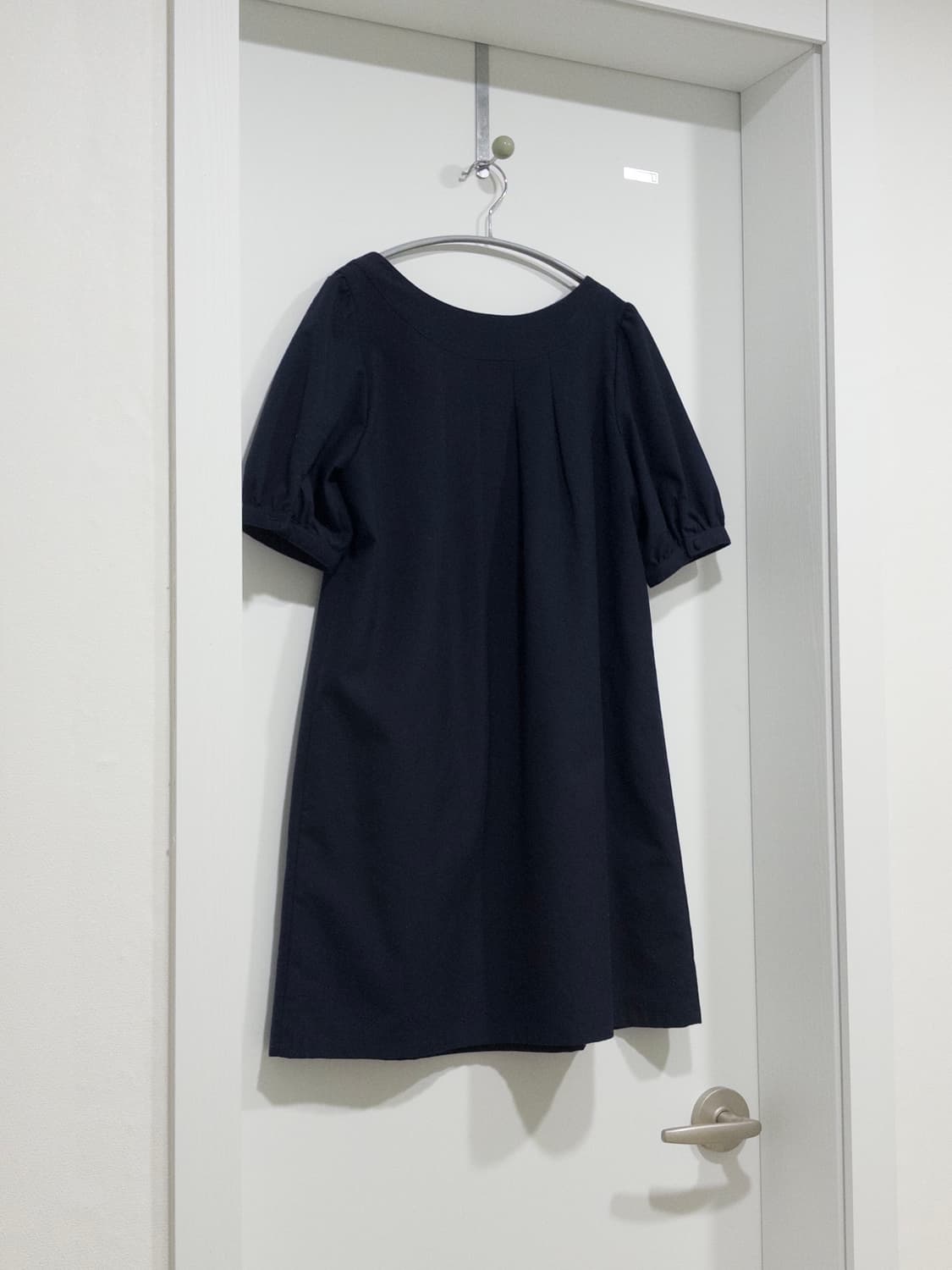 시네마클럽 빈티지 파츠 퍼프 미디원피스 / 네이비 상품이미지3