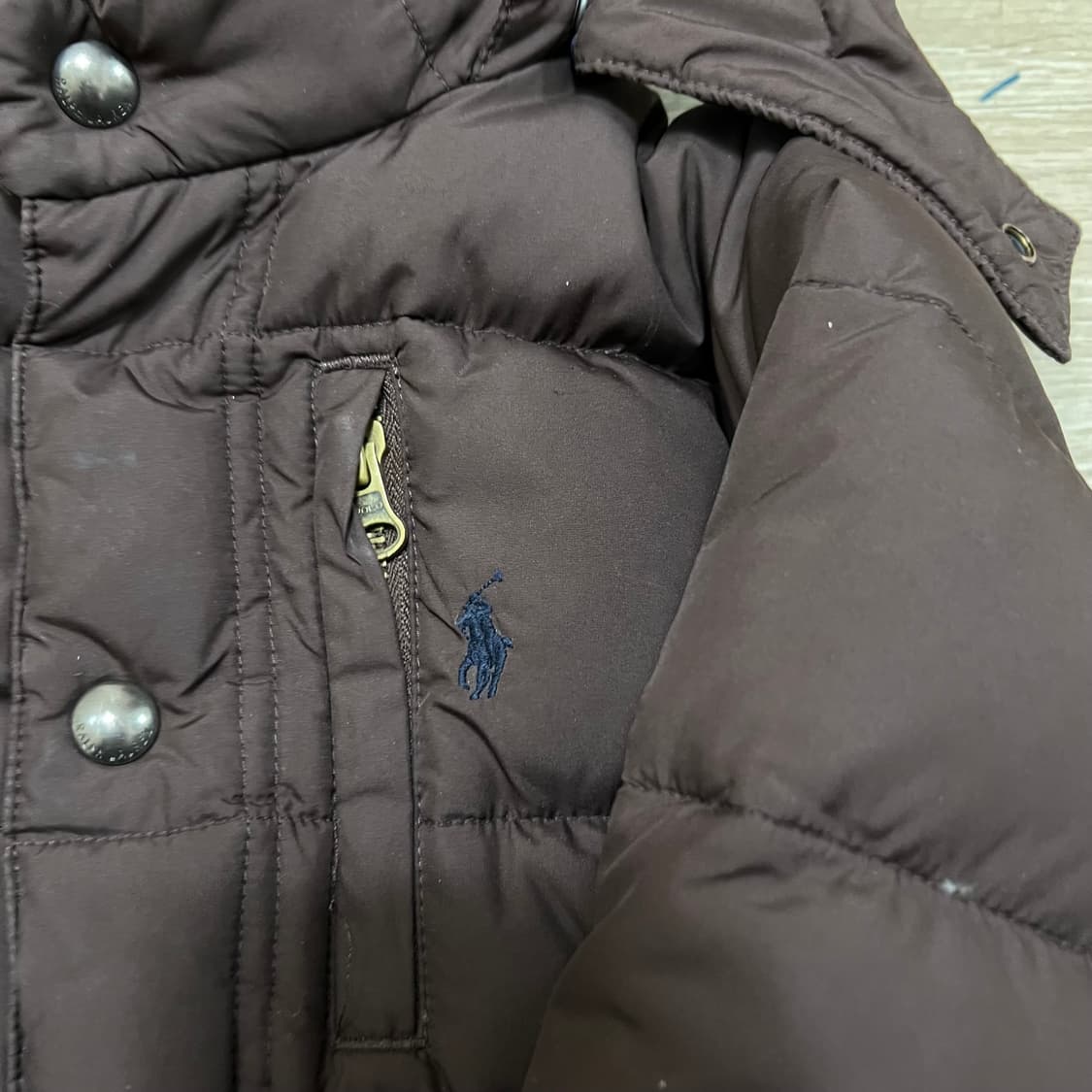 폴로 랄프로렌 키즈 스몰포니 후드 패딩 점퍼 [브라운] 2세 상품이미지4