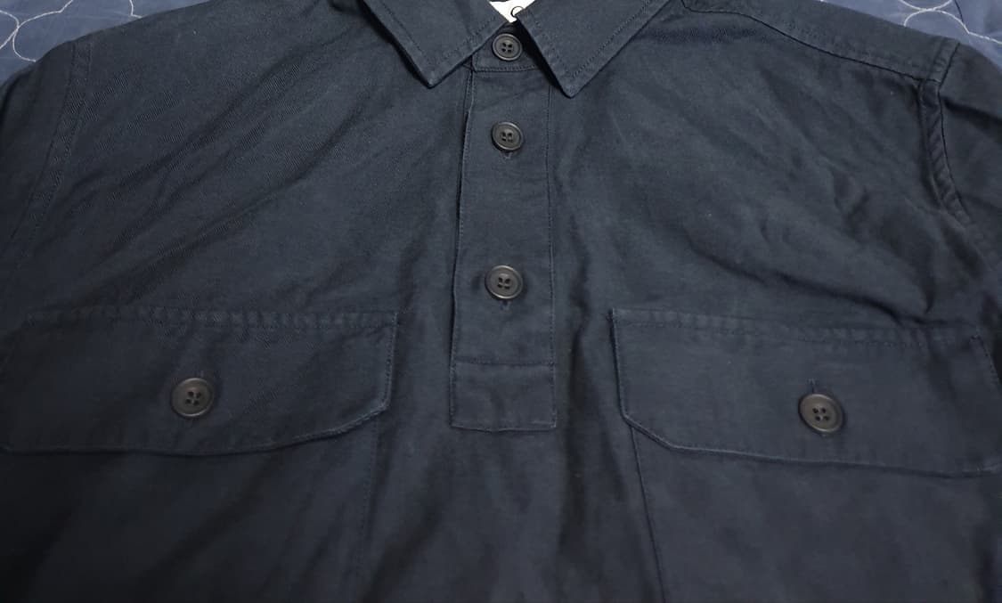 COS 유틸리티 하프 플래킷 버튼 레귤러핏 오버 긴팔셔츠 네이비 (S) 상품이미지4