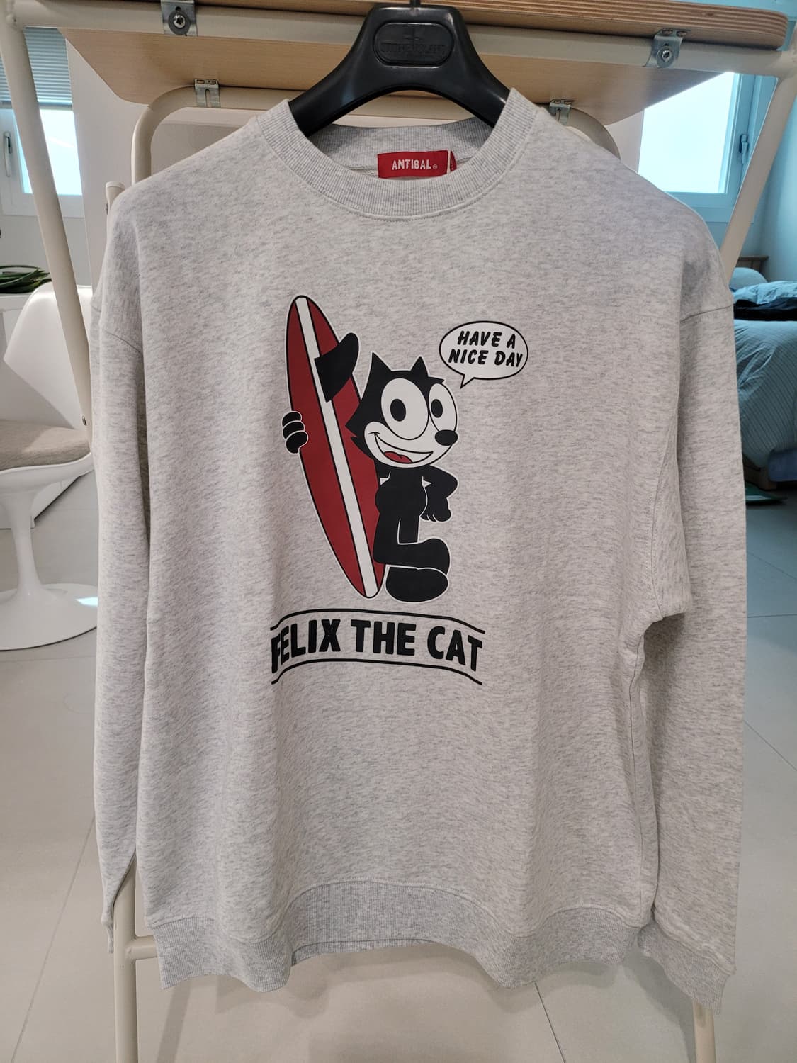 새상품/XL] 🇯🇵 일본 한정판 ANTIBAL x 펠릭스 서핑 맨투맨 상품이미지1