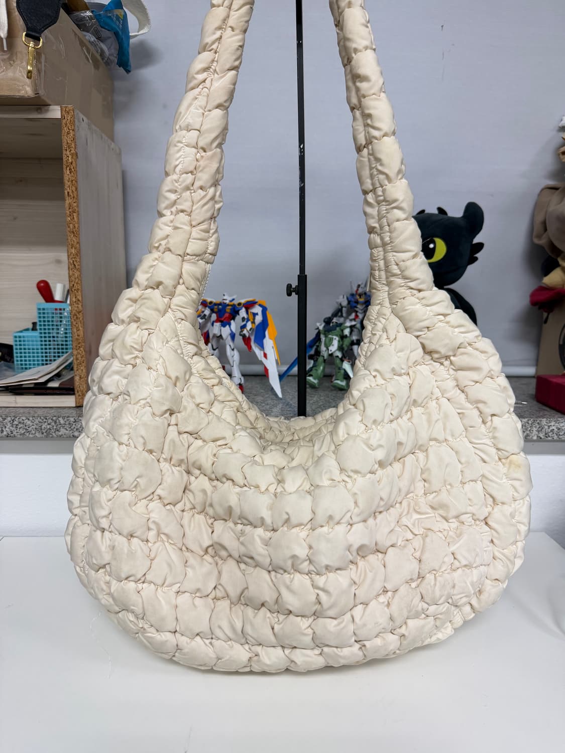 정품) COS 코스 퀼티드 오버사이즈 숄더백 상품이미지5