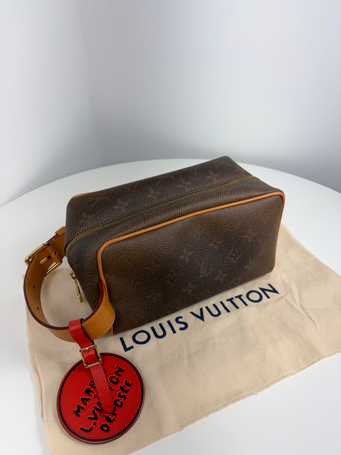 루이비통 M11765 락커 도프키트 파우치 상품이미지2