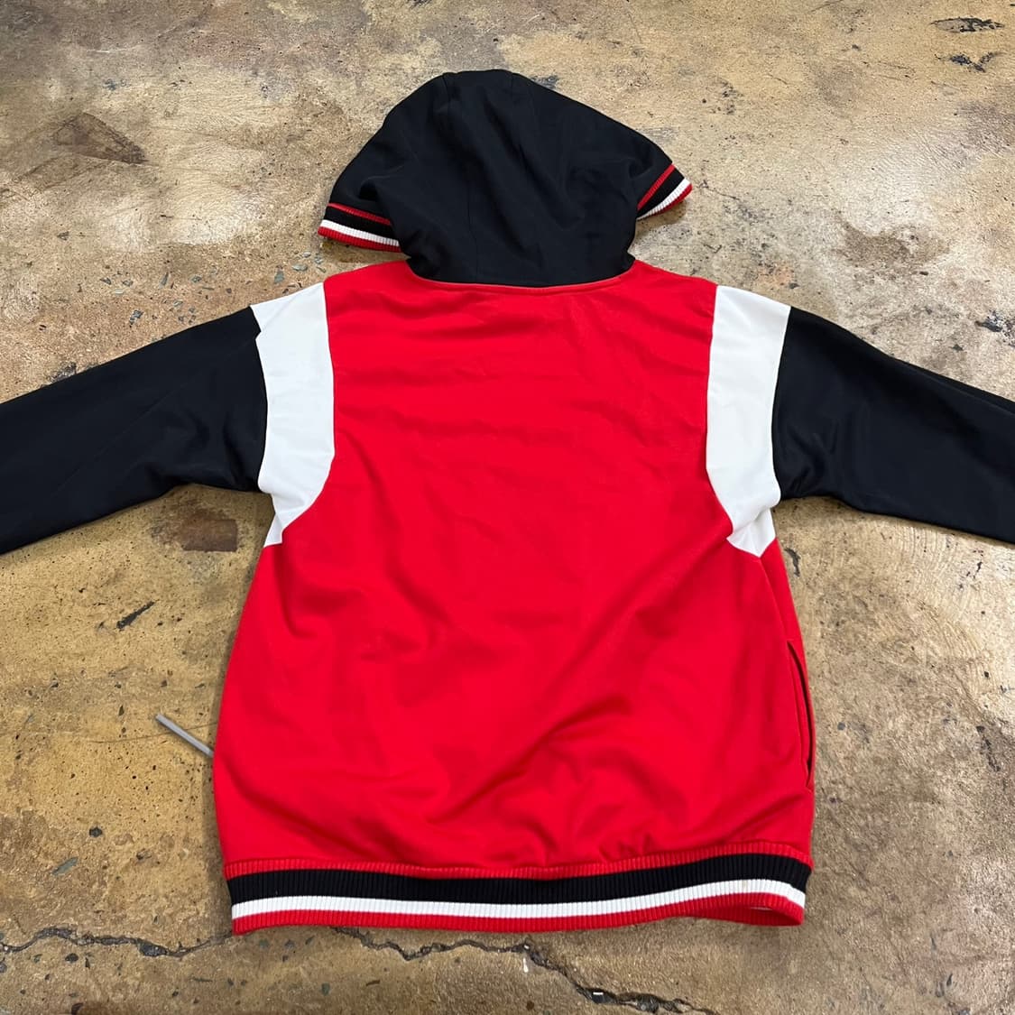 아디다스 배색 레드 블랙 후드티 95 상품이미지4