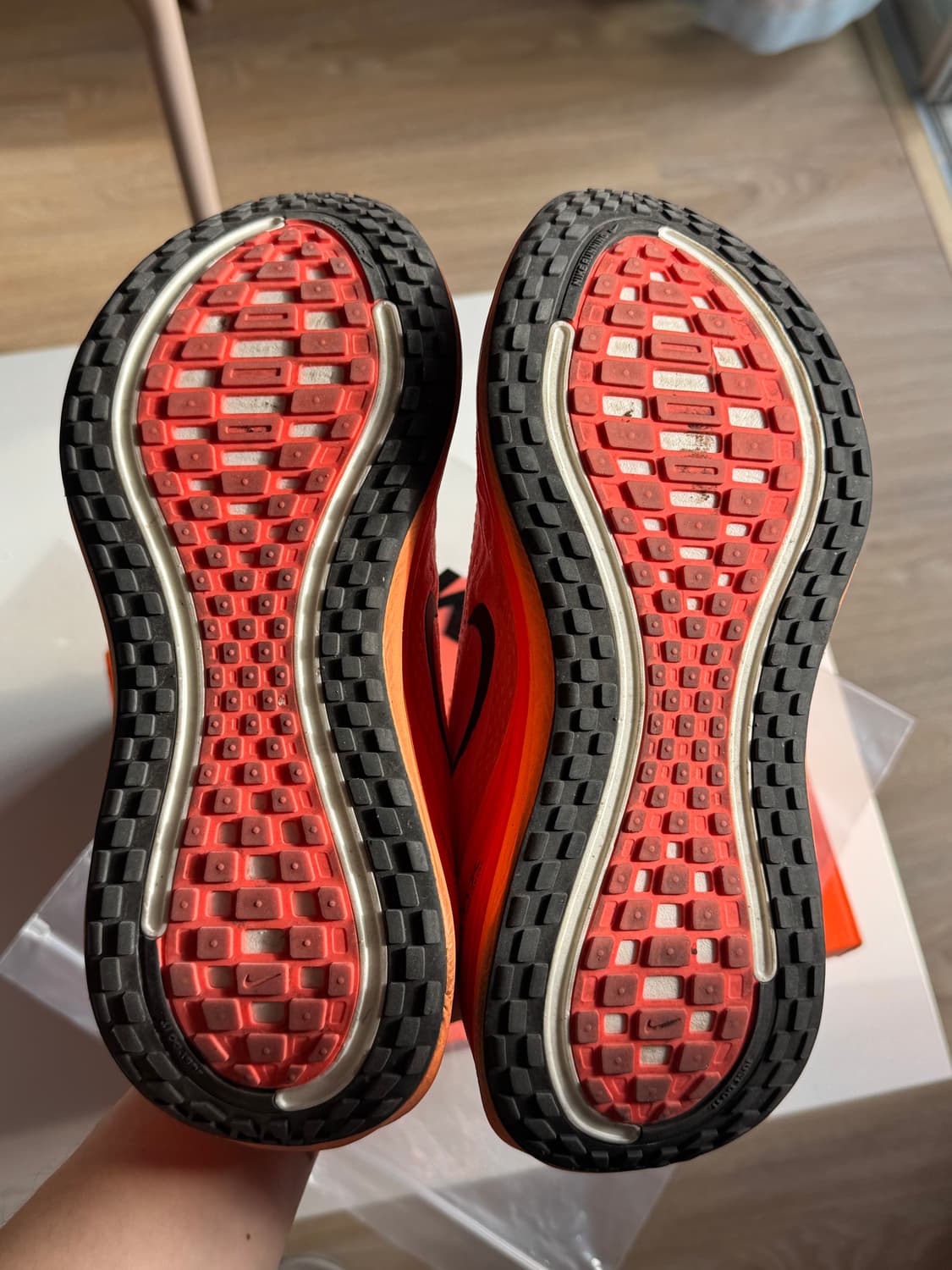 [255] 나이키 보메로 플러스 오렌지 펄스 핫 라바 상품이미지5