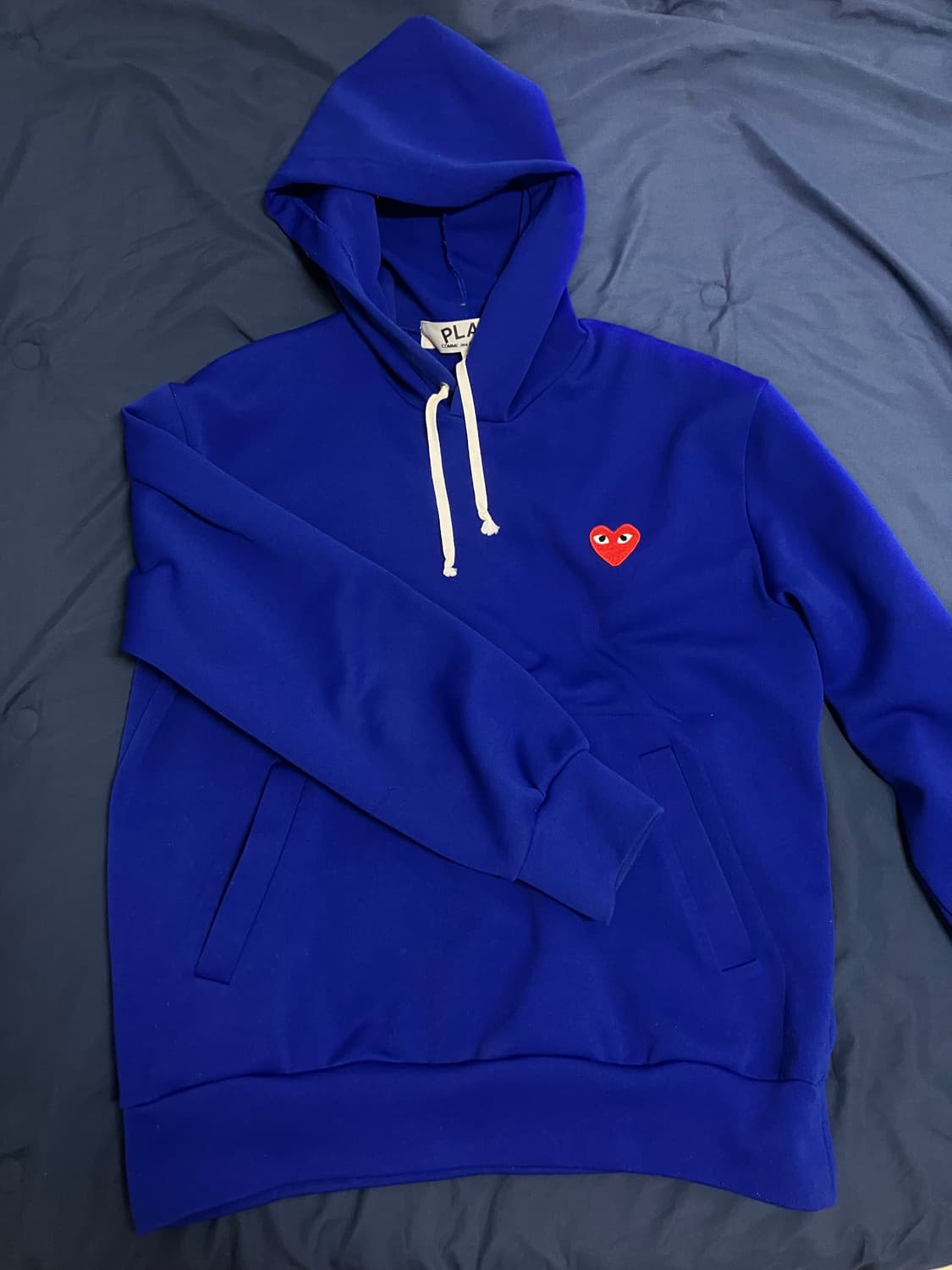 L 꼼데가르송 레드 와펜 블루 후드 상품이미지2