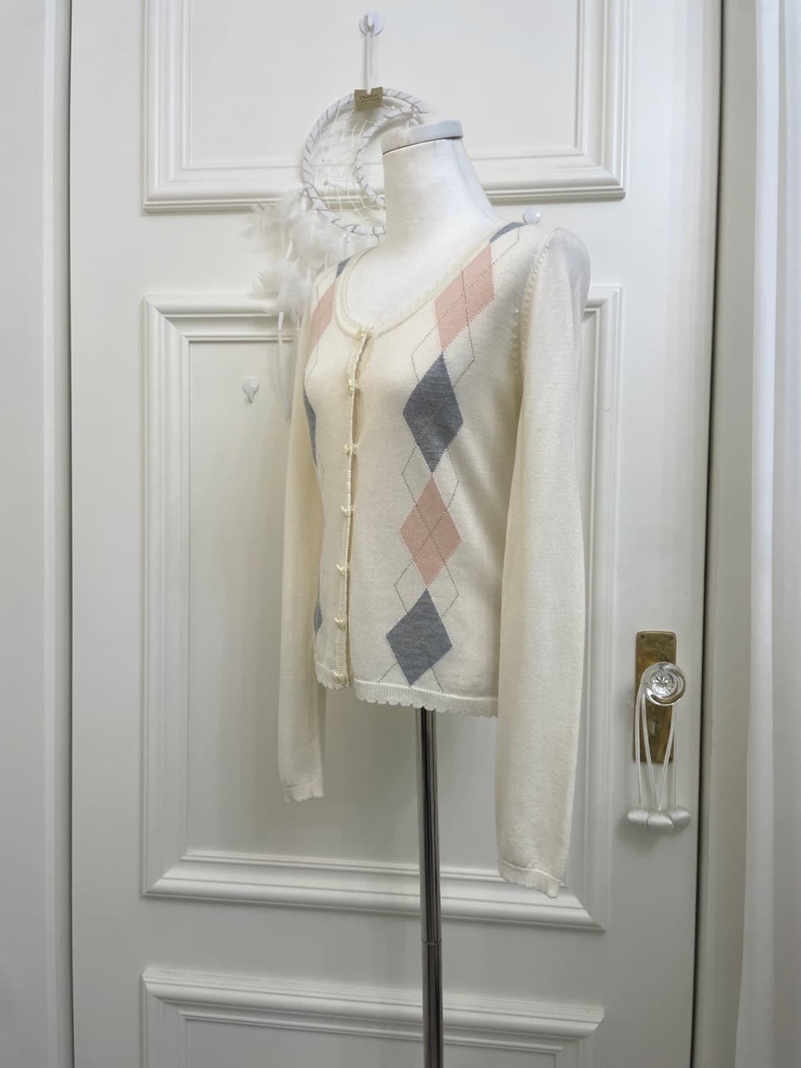 INGNI ivory argyle bow button soft cardi 상품이미지2