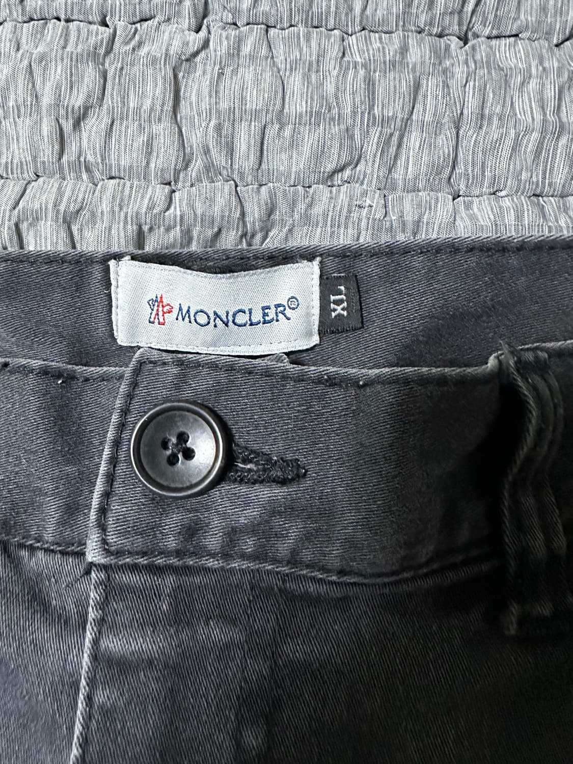 몽클레어 남성 블랙 데님 반바지 상품이미지2