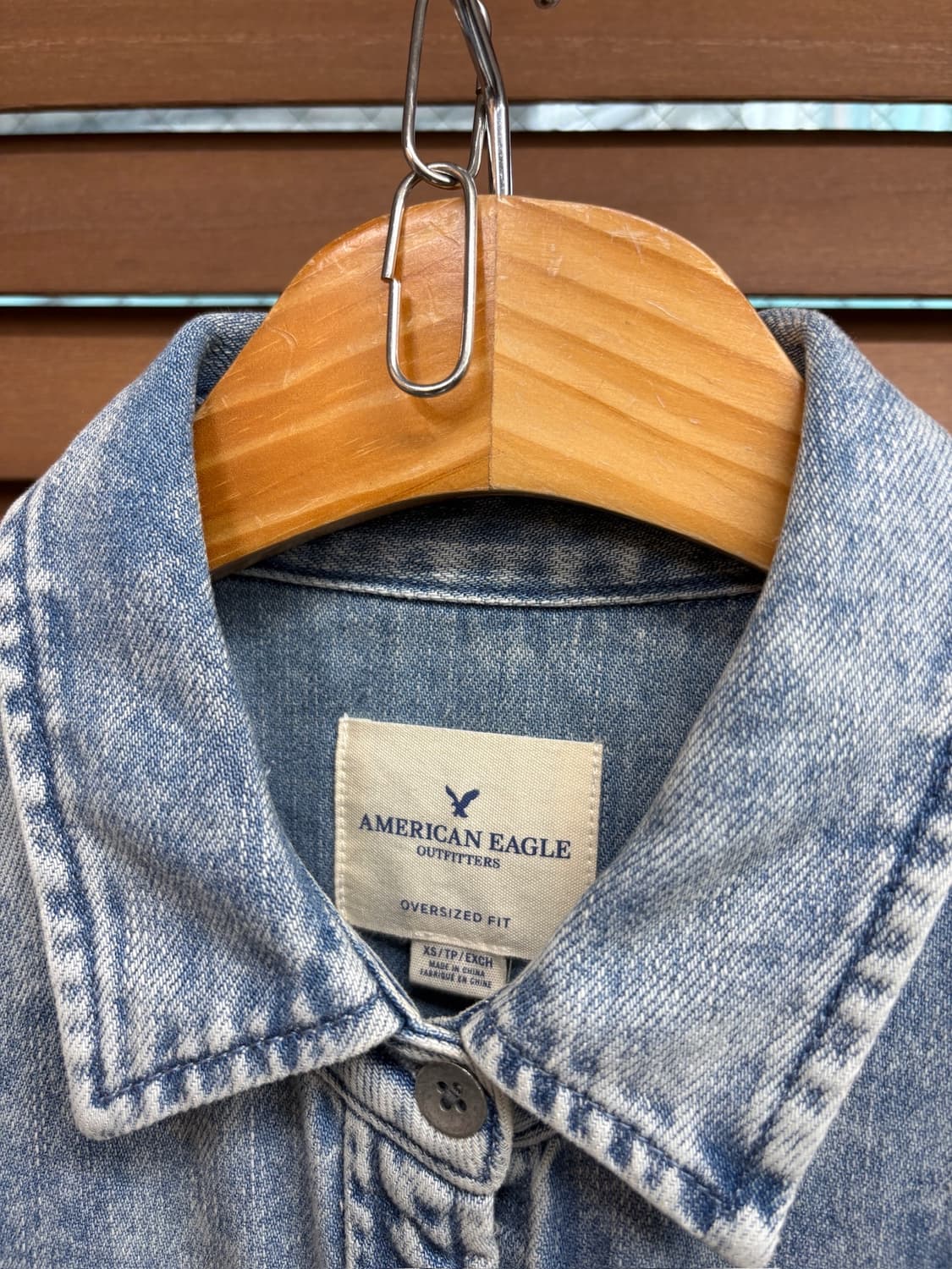 American Eagle 아메리칸 이글 에시드 데님 워싱 커팅 셔츠 상품이미지8