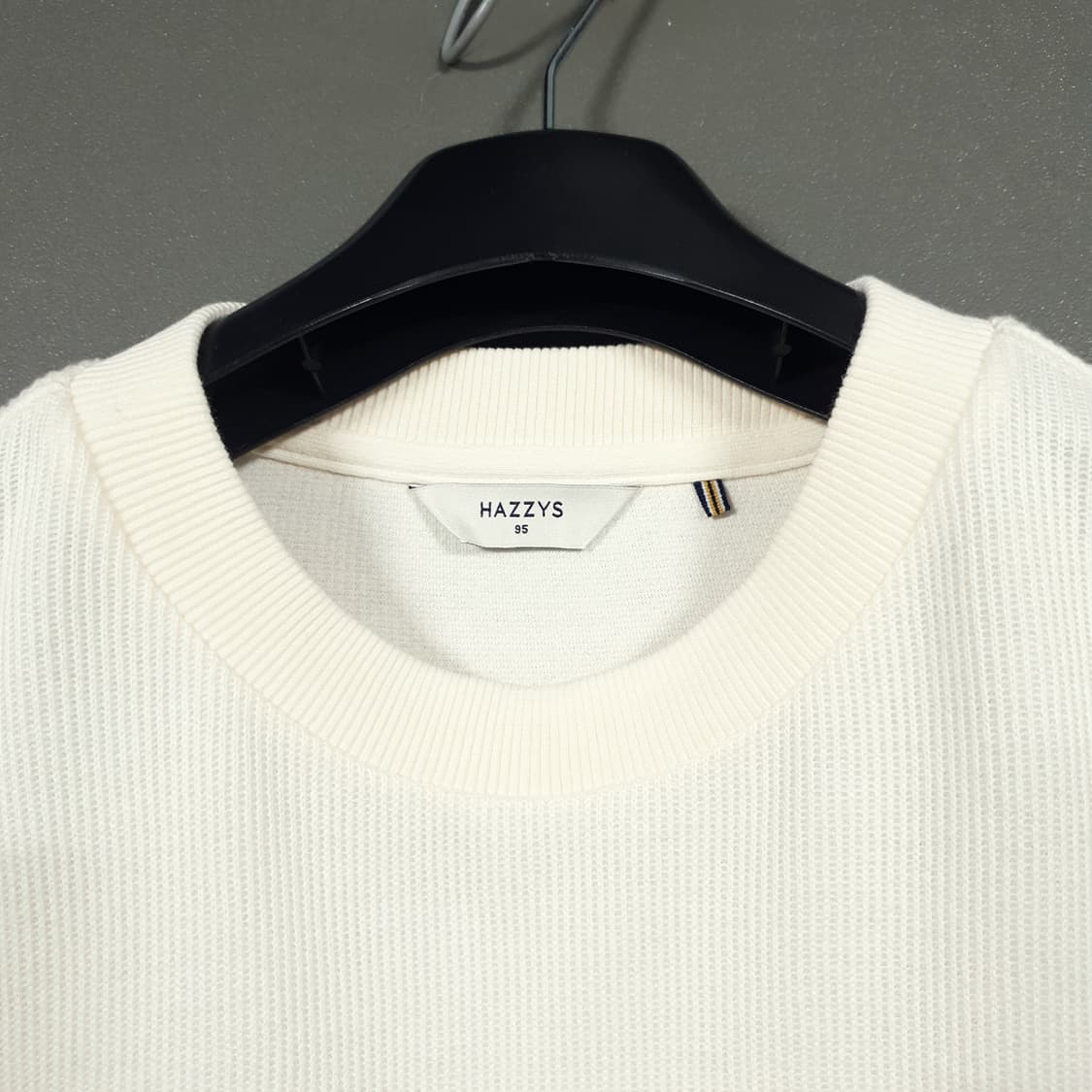 실측 XL) 헤지스 신형 23FW 니트조직 티핑블록 맨투맨 스웨터 크림 상품이미지7